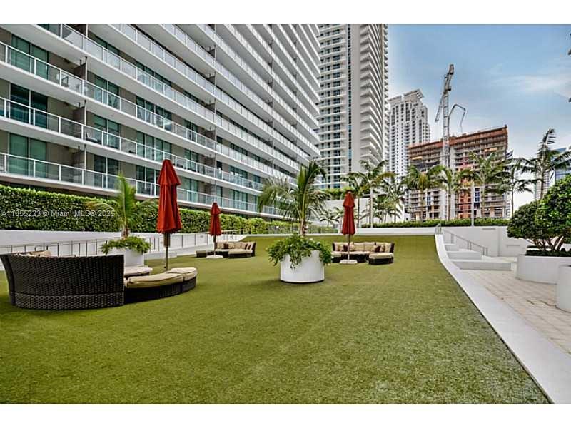 79 SW 12th St #2404-S, Miami FL 33130