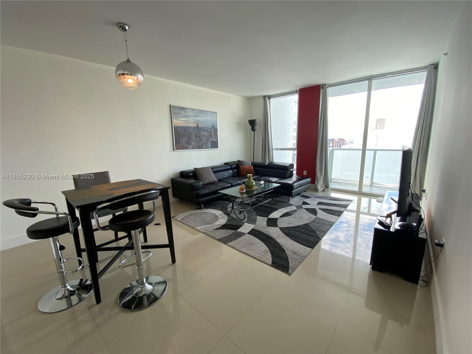 253 NE 2nd St #3306, Miami FL 33132