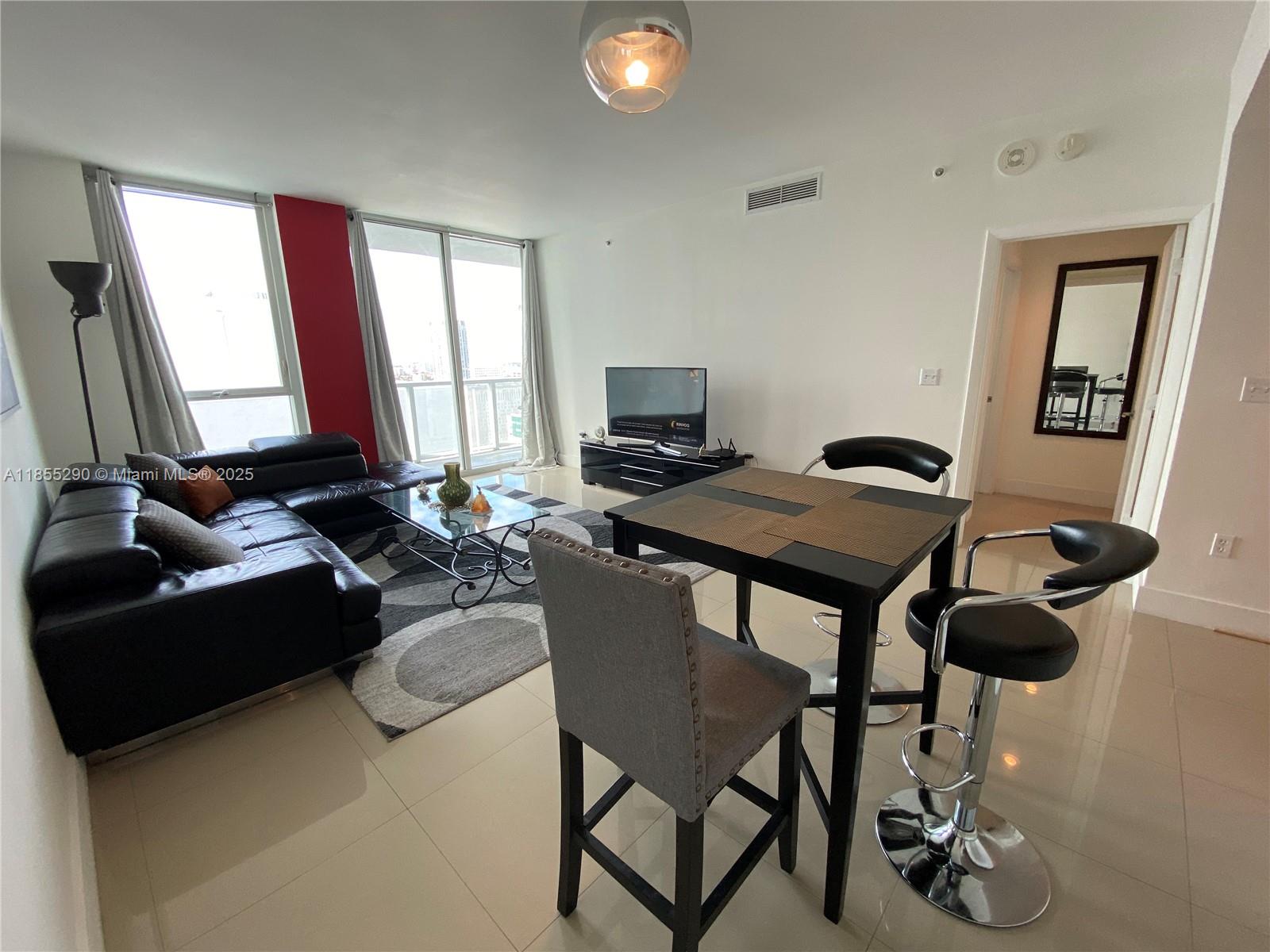 253 NE 2nd St #3306, Miami FL 33132