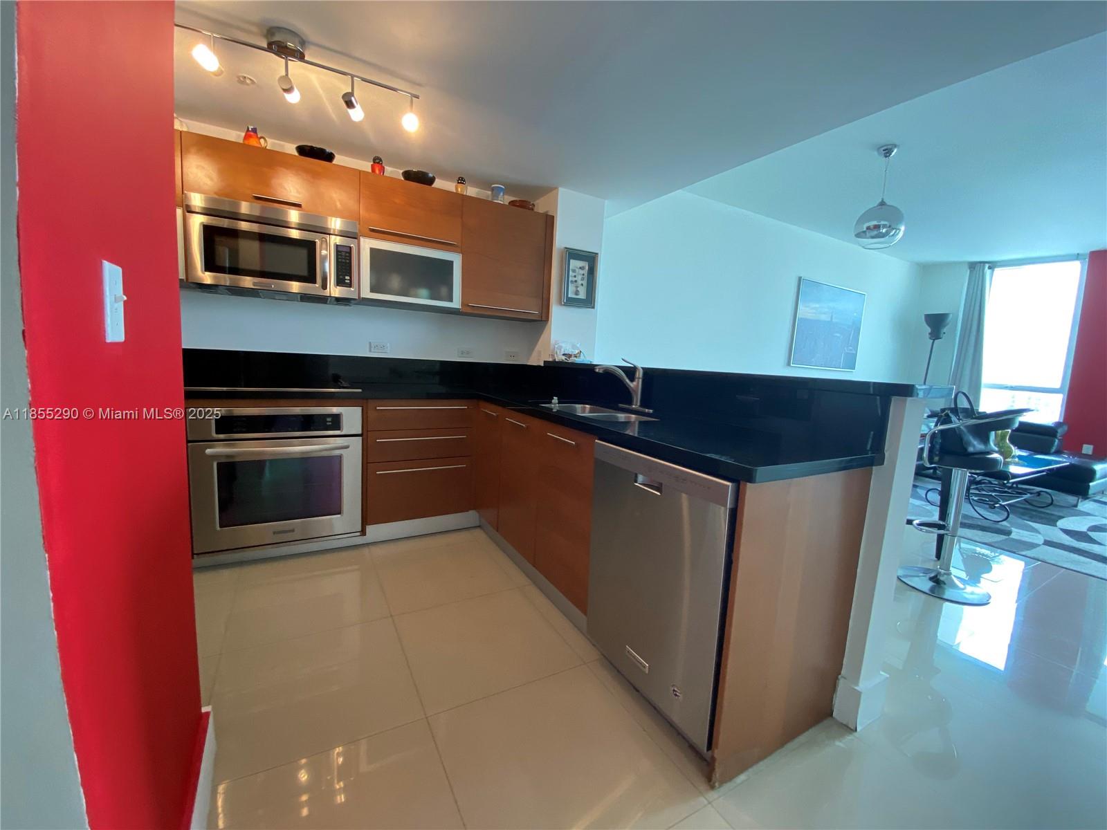 253 NE 2nd St #3306, Miami FL 33132