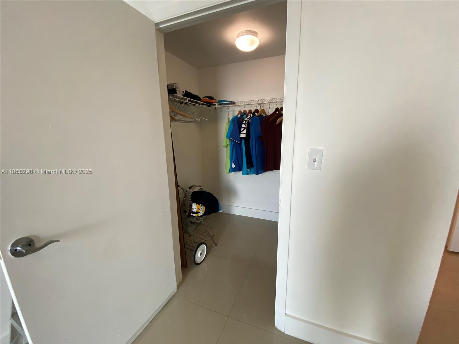 253 NE 2nd St #3306, Miami FL 33132
