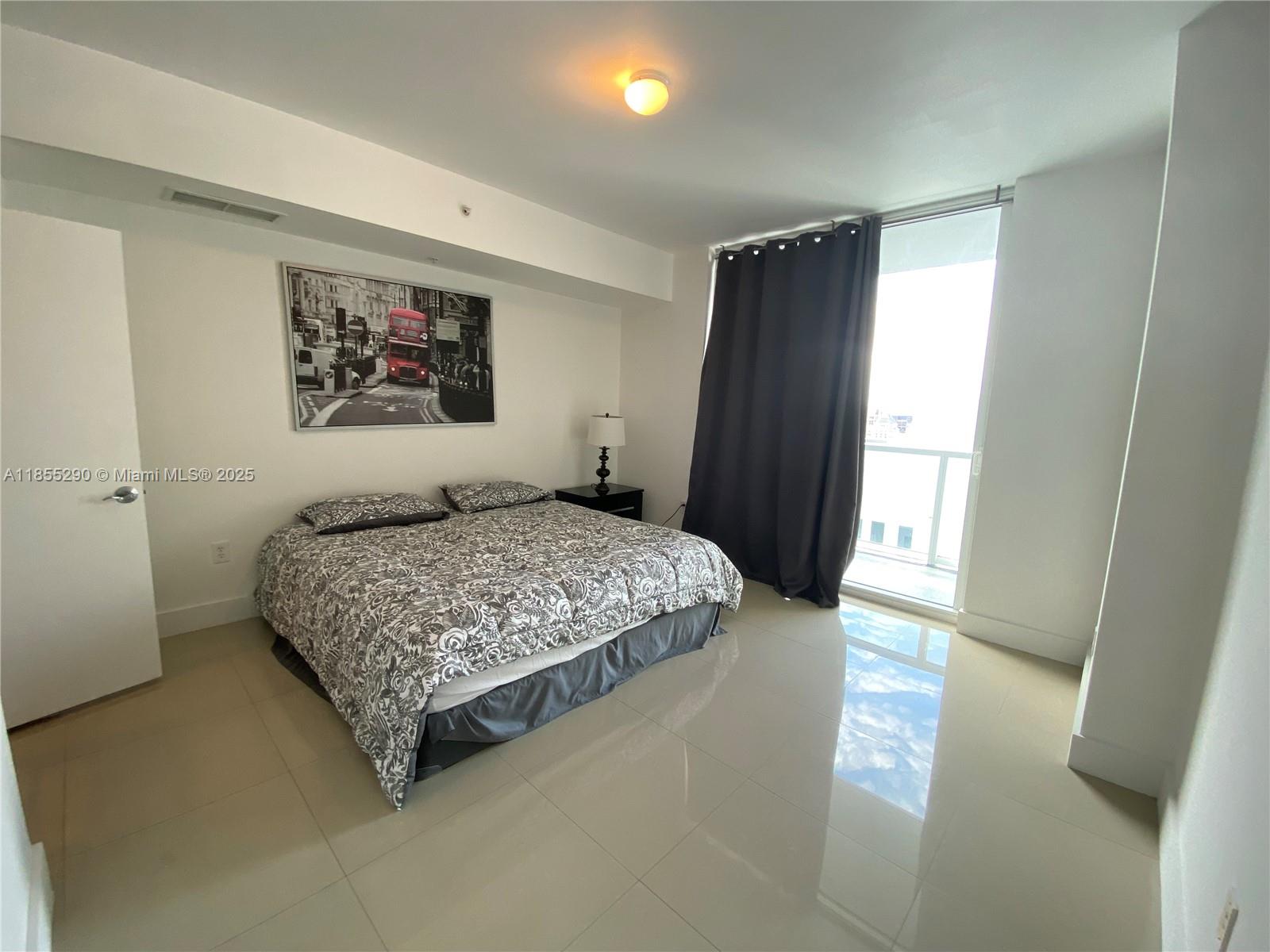 253 NE 2nd St #3306, Miami FL 33132