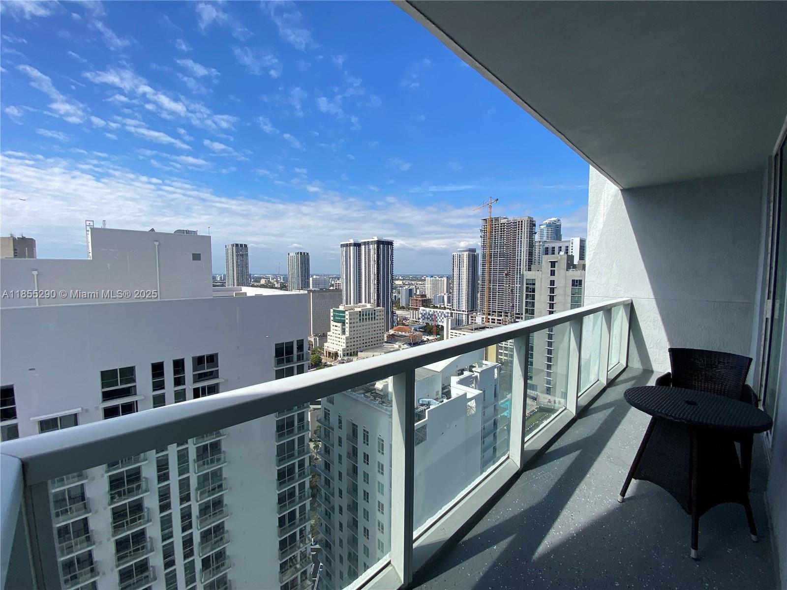 253 NE 2nd St #3306, Miami FL 33132