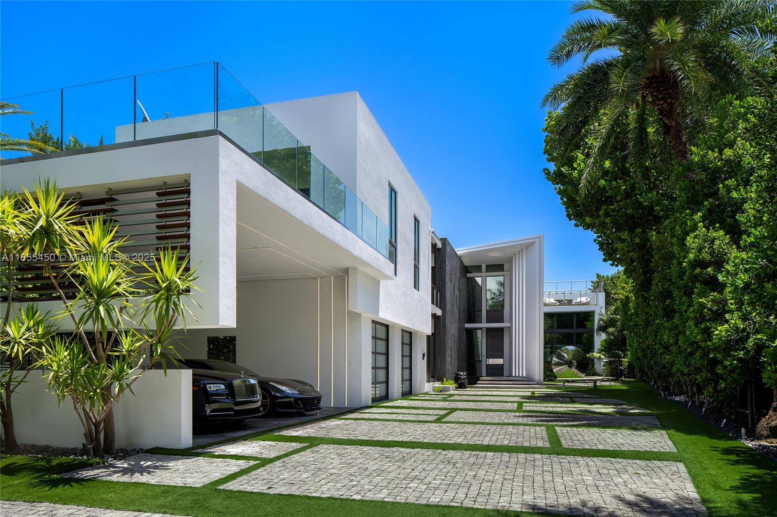 528 Lakeview Ct, Miami Beach FL 33140