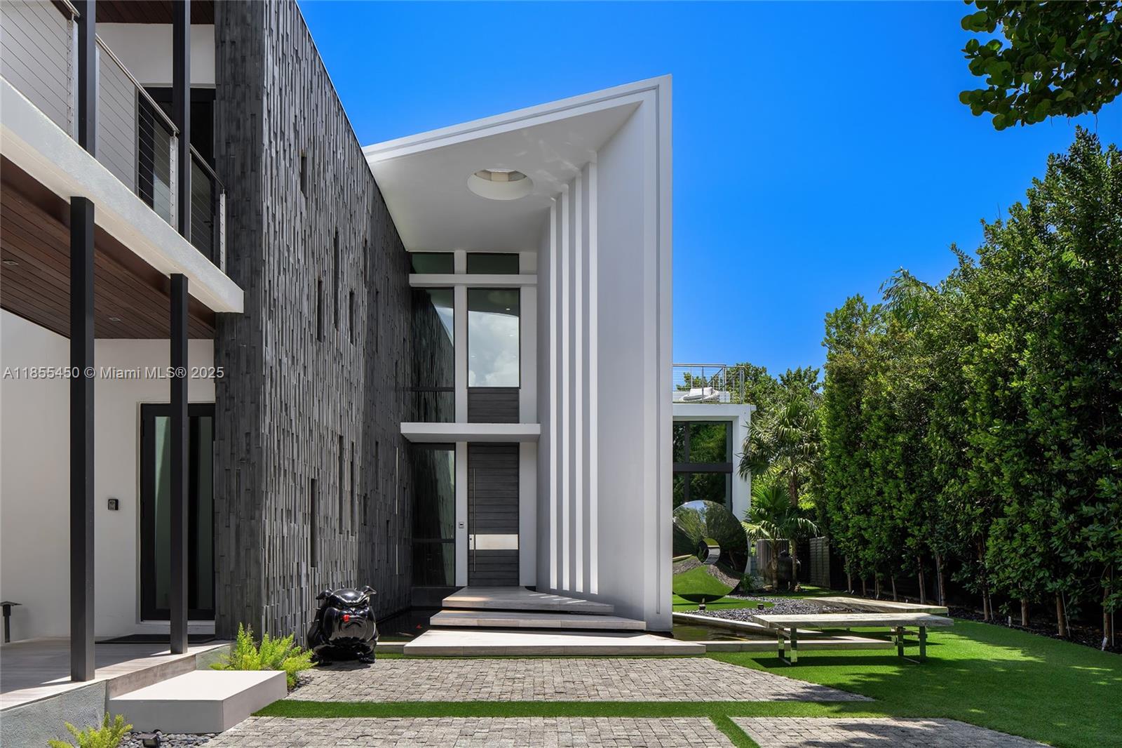 528 Lakeview Ct, Miami Beach FL 33140