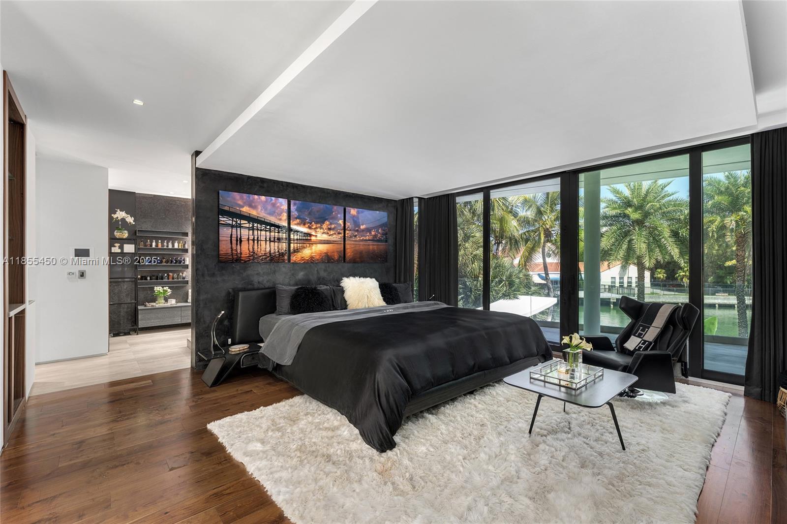 528 Lakeview Ct, Miami Beach FL 33140