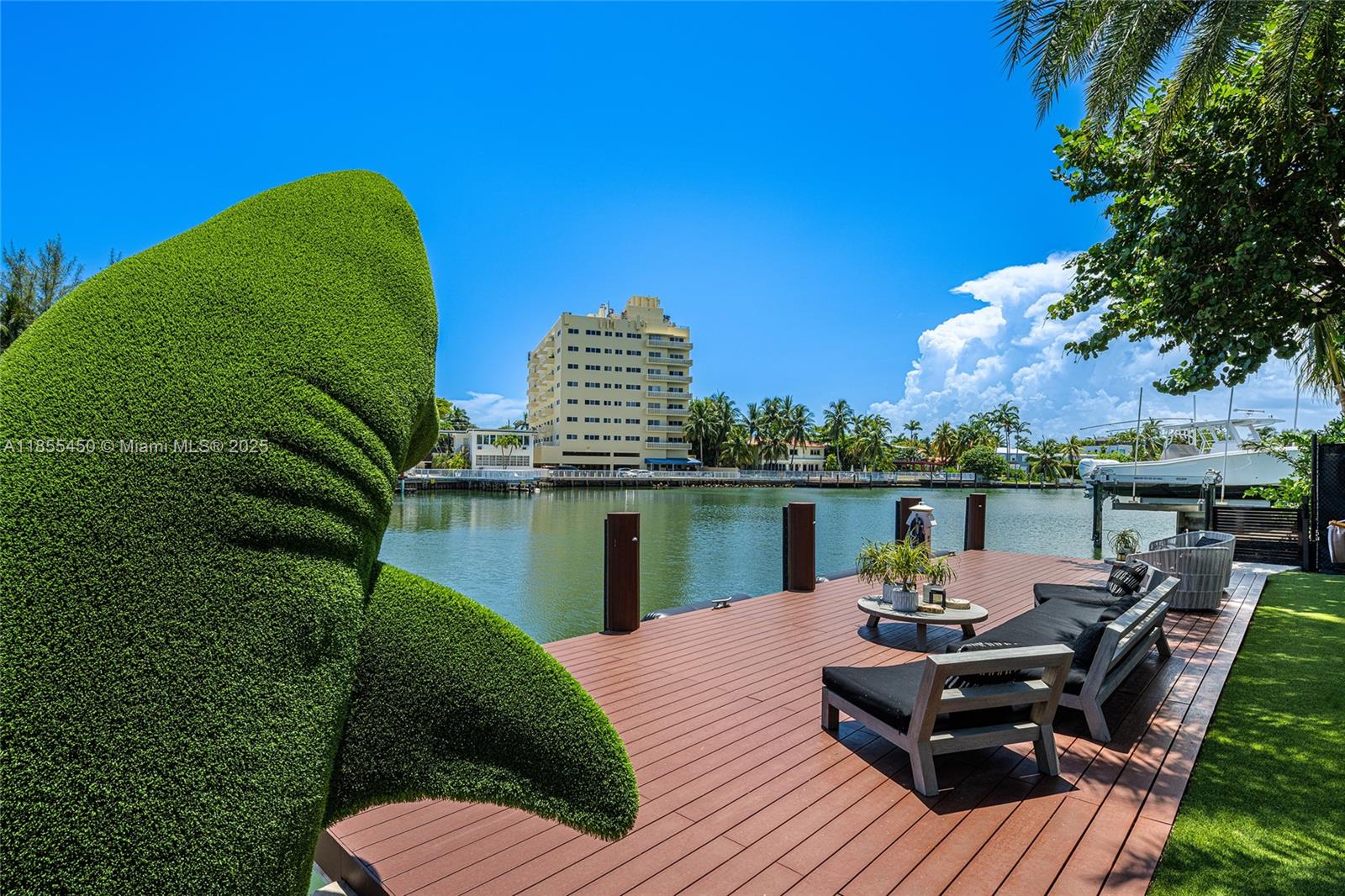 528 Lakeview Ct, Miami Beach FL 33140