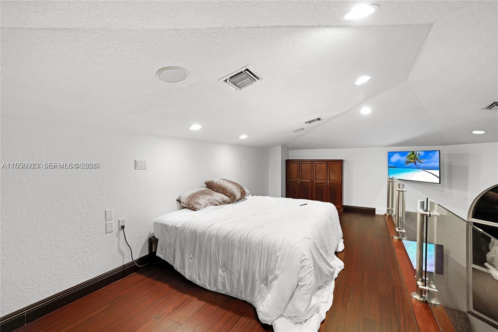 14503 SW 16th St, Davie FL 33325