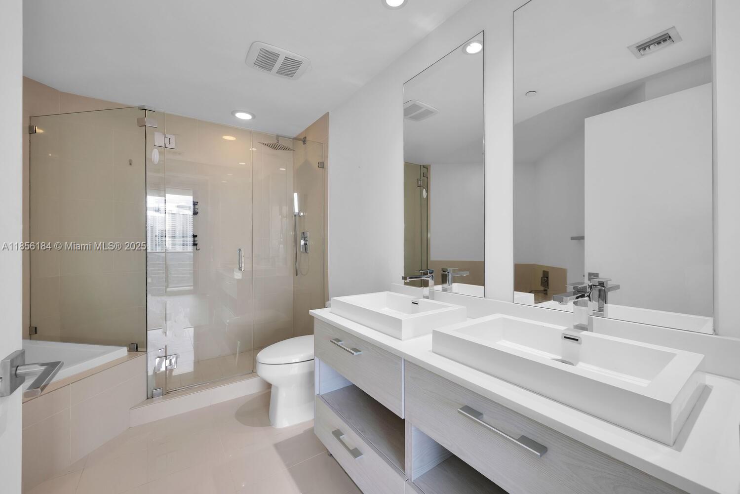 45 SW 9th St #2101, Miami FL 33130