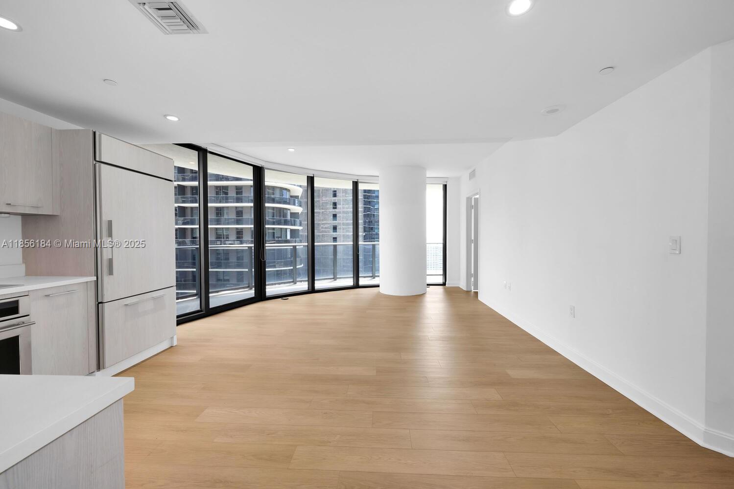 45 SW 9th St #2101, Miami FL 33130