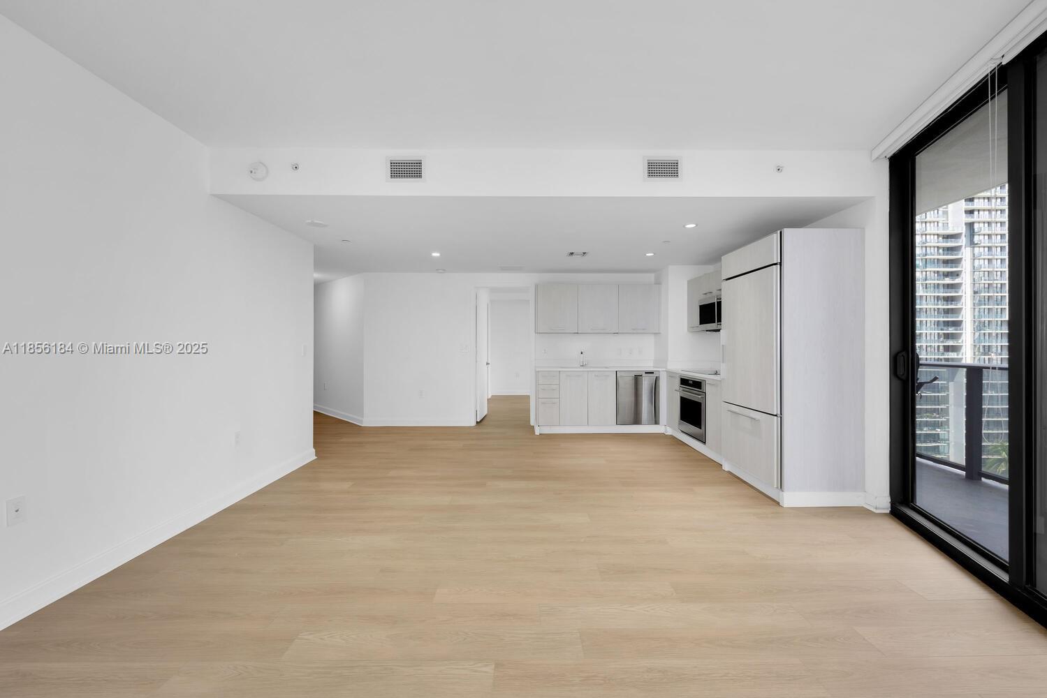 45 SW 9th St #2101, Miami FL 33130
