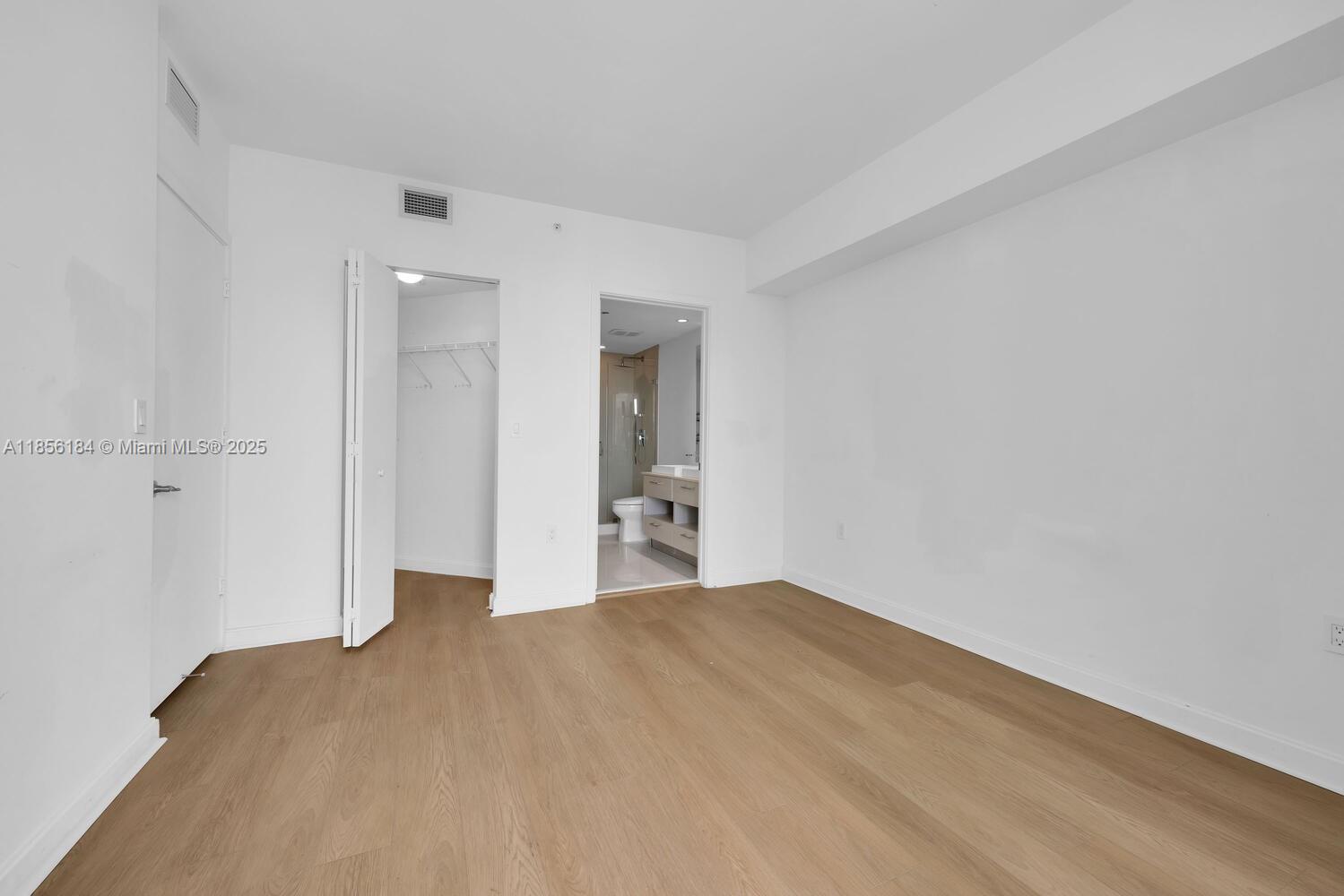 45 SW 9th St #2101, Miami FL 33130