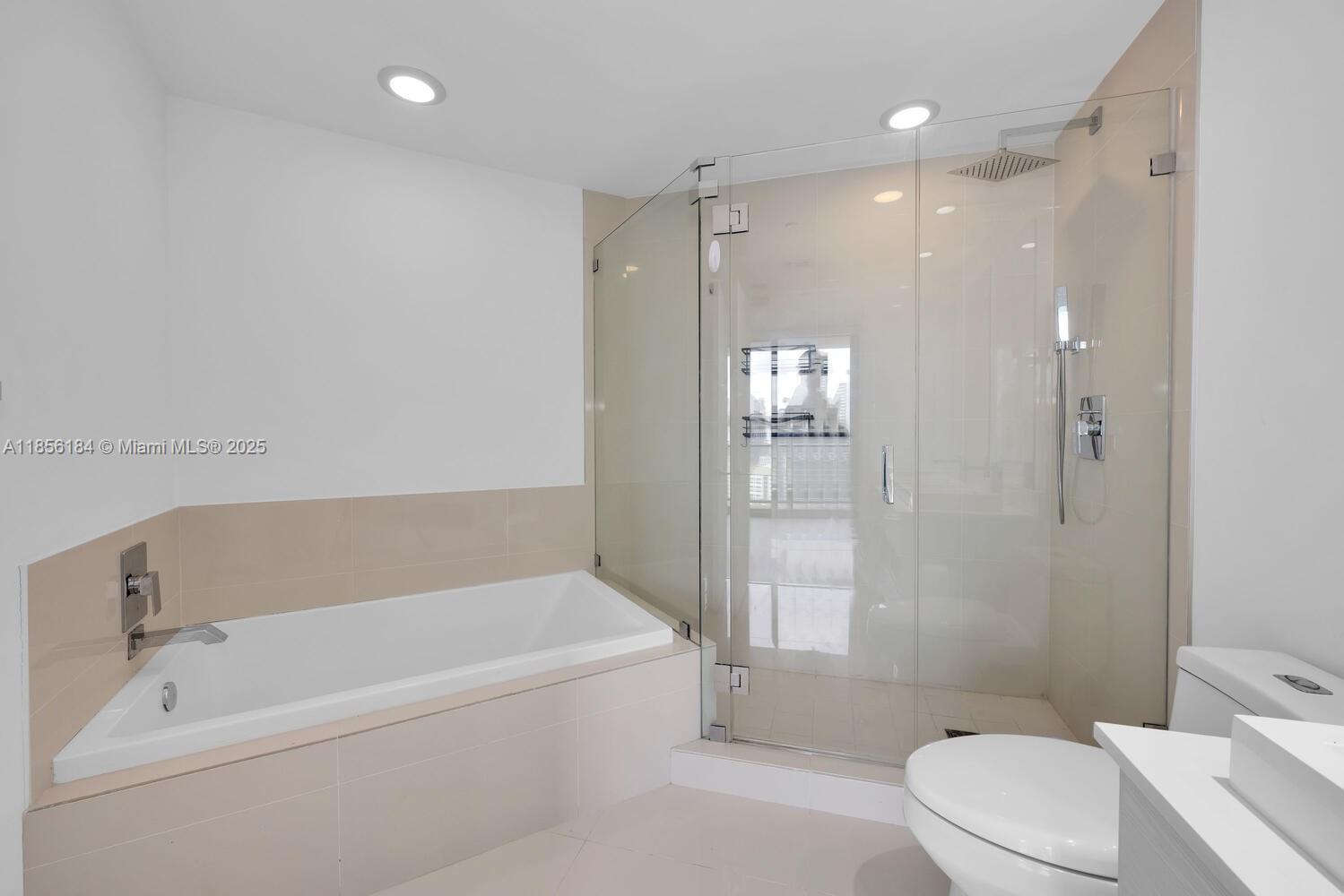 45 SW 9th St #2101, Miami FL 33130