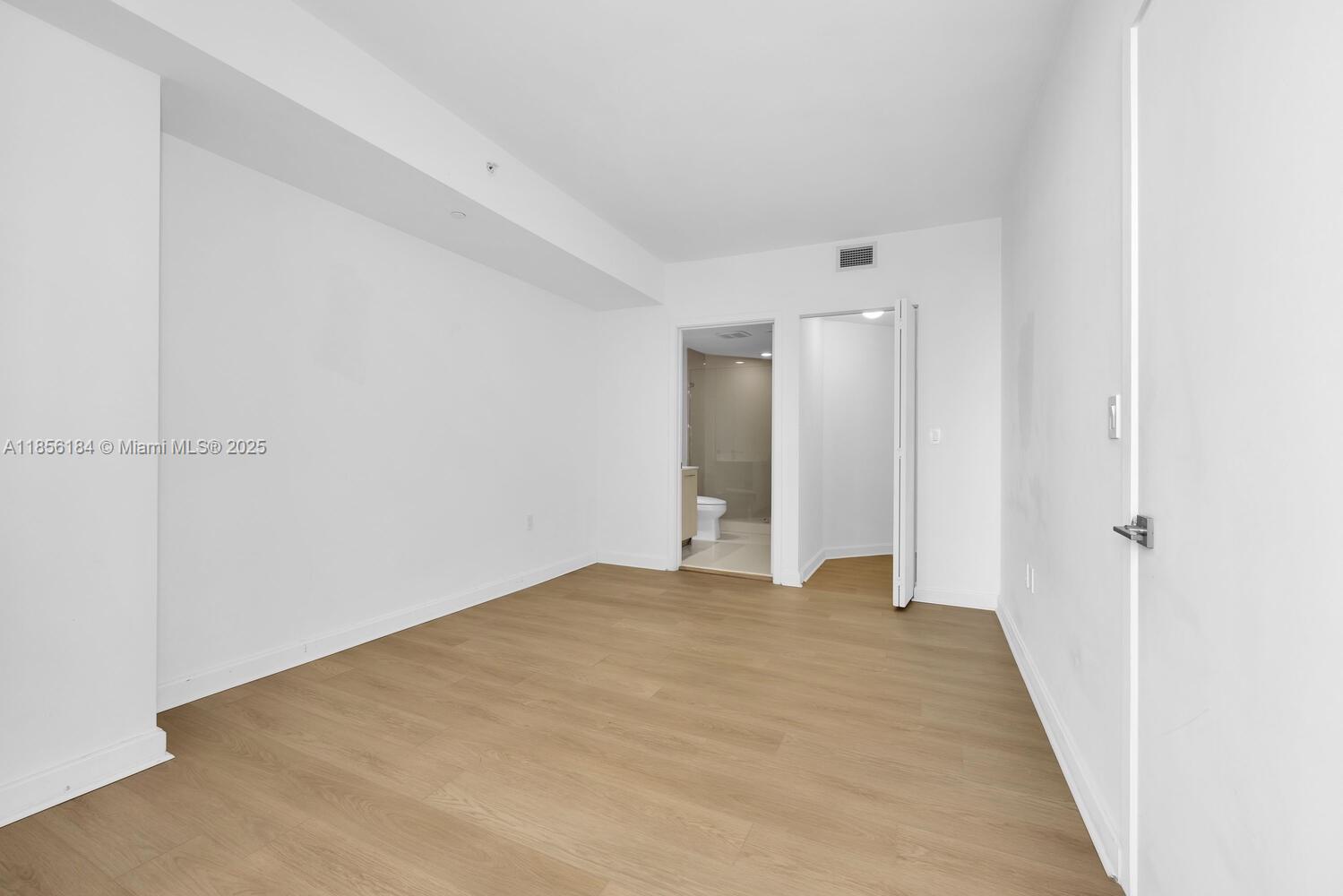 45 SW 9th St #2101, Miami FL 33130