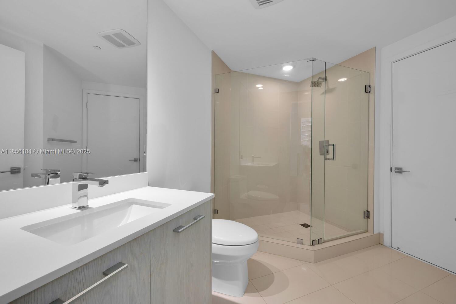 45 SW 9th St #2101, Miami FL 33130
