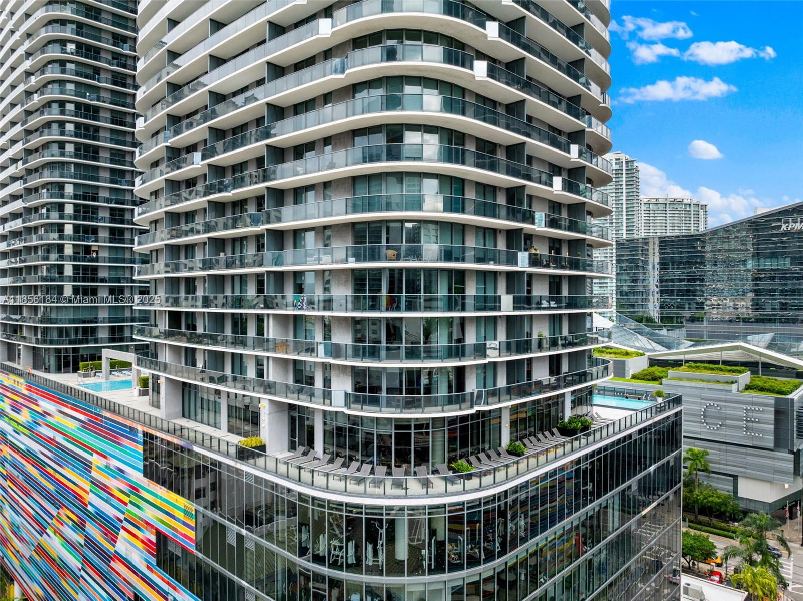 45 SW 9th St #2101, Miami FL 33130