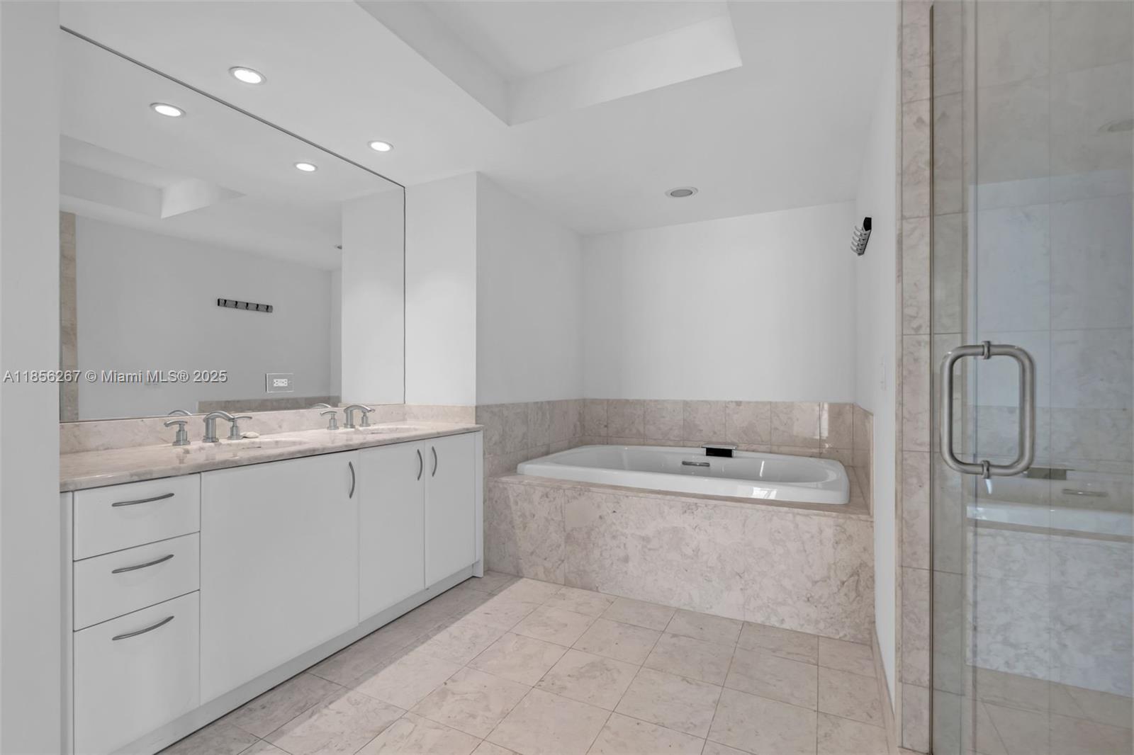1331 Brickell Bay Dr #1201, Miami FL 33131