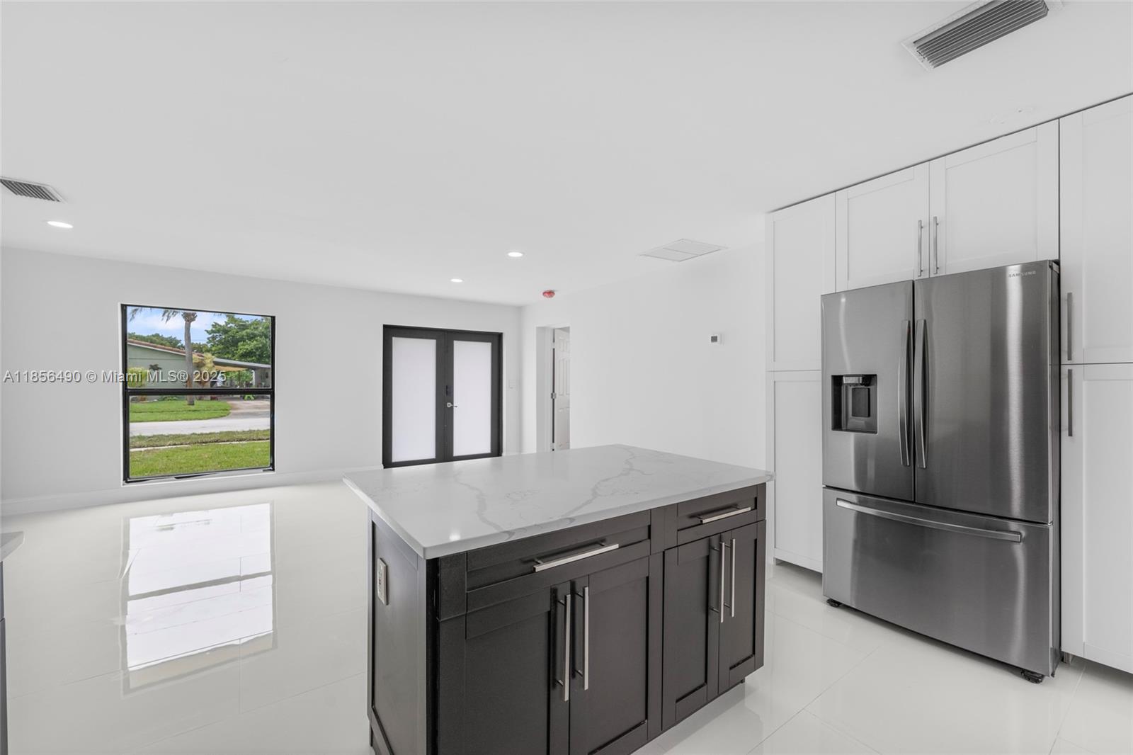 949 SE 5th St, Deerfield Beach FL 33441