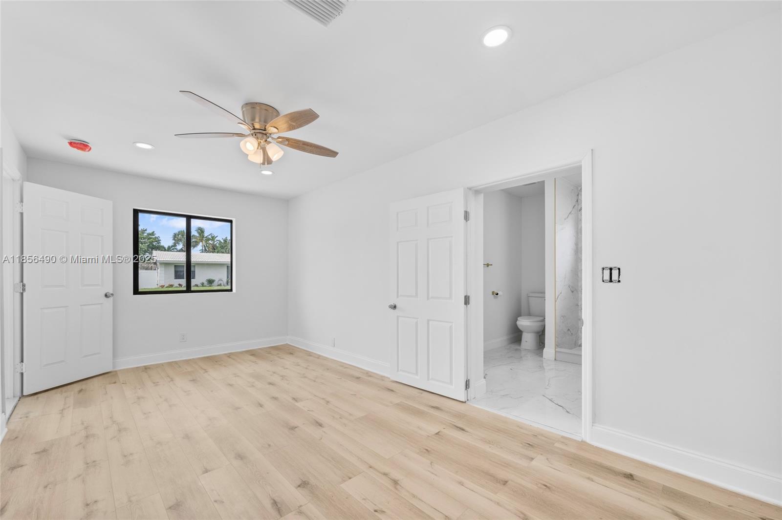 949 SE 5th St, Deerfield Beach FL 33441