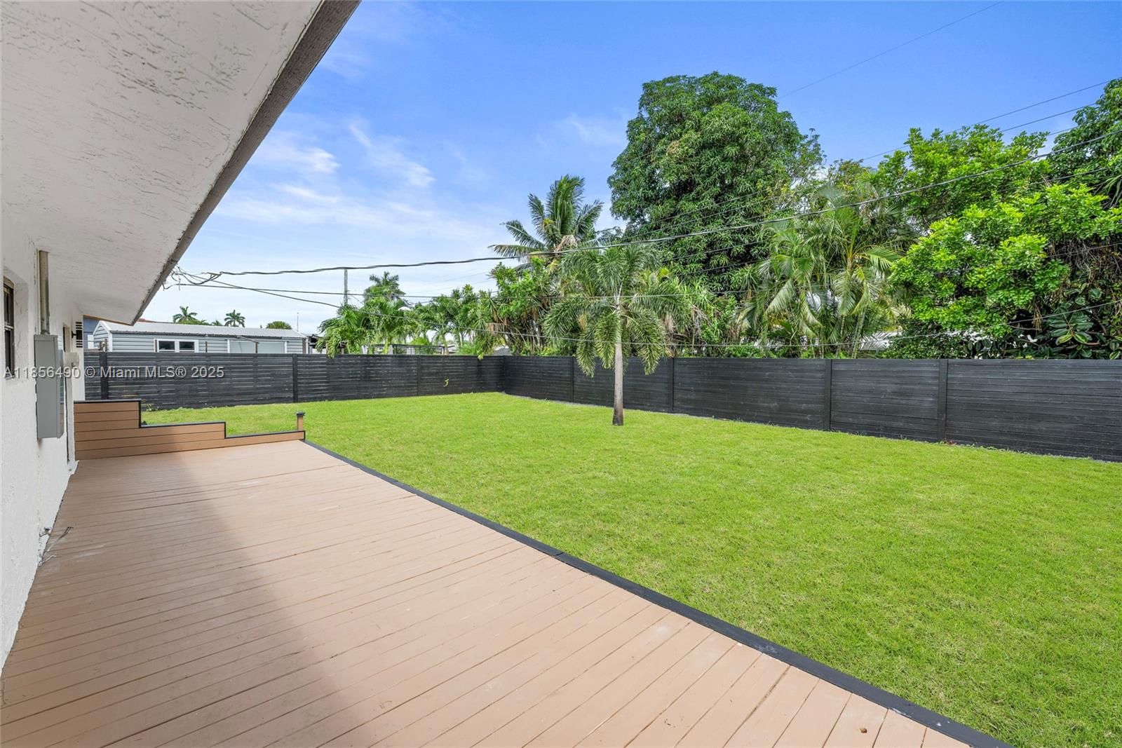 949 SE 5th St, Deerfield Beach FL 33441
