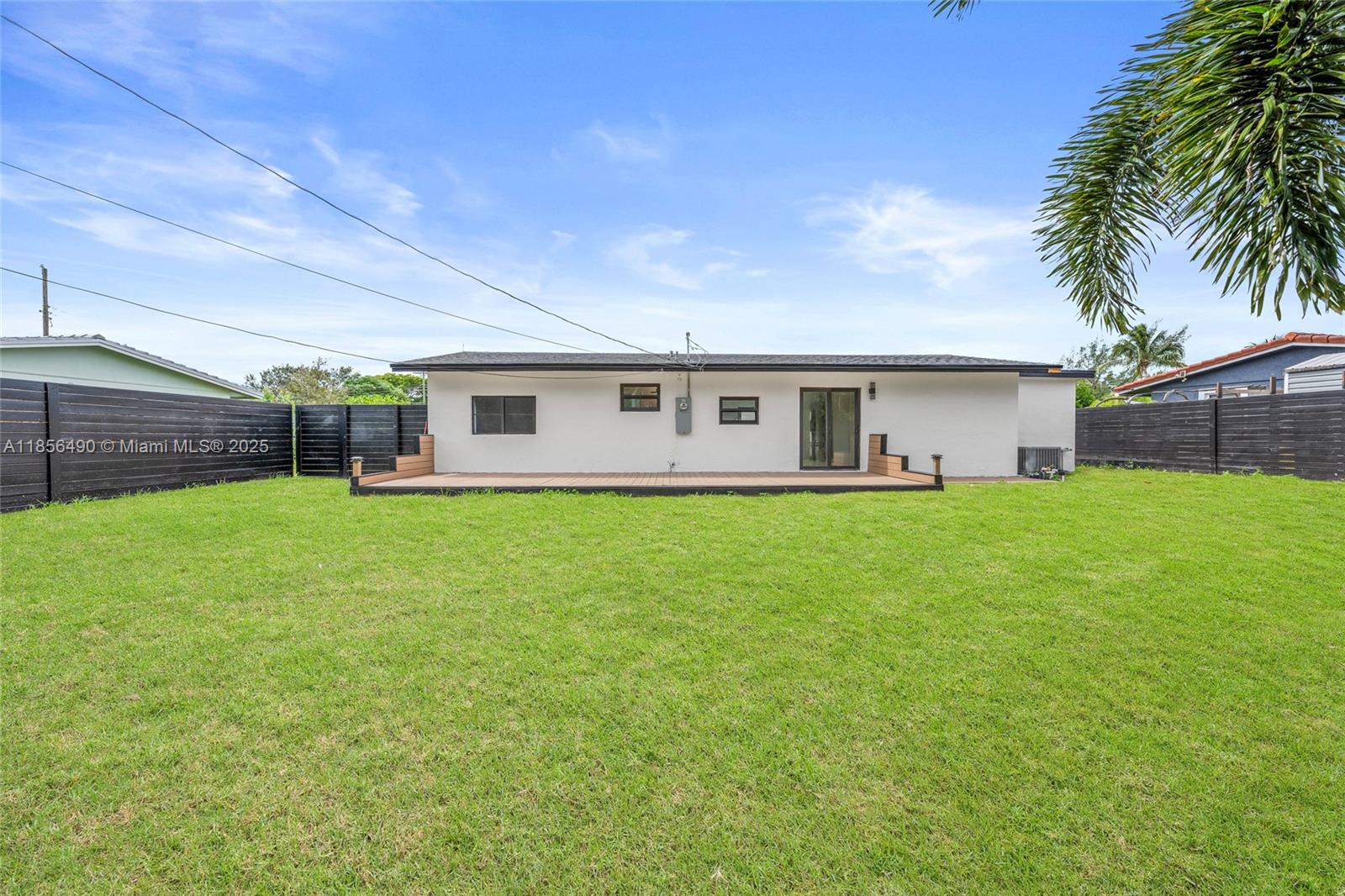 949 SE 5th St, Deerfield Beach FL 33441