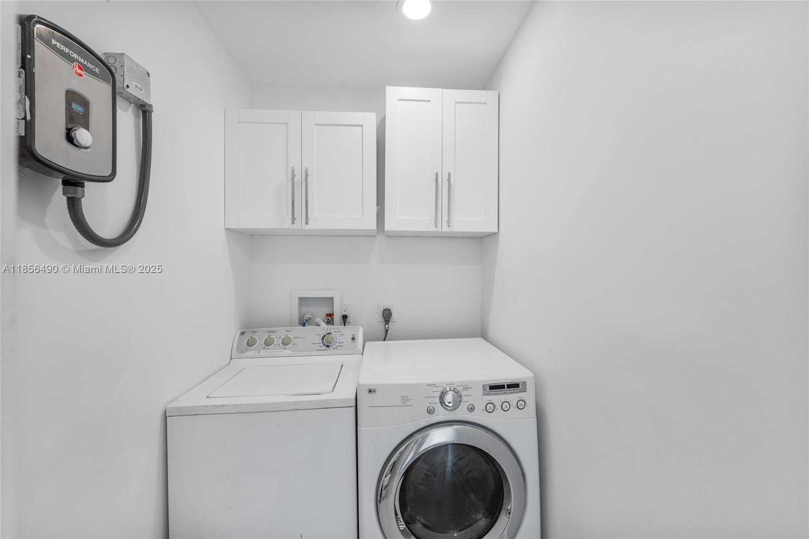949 SE 5th St, Deerfield Beach FL 33441