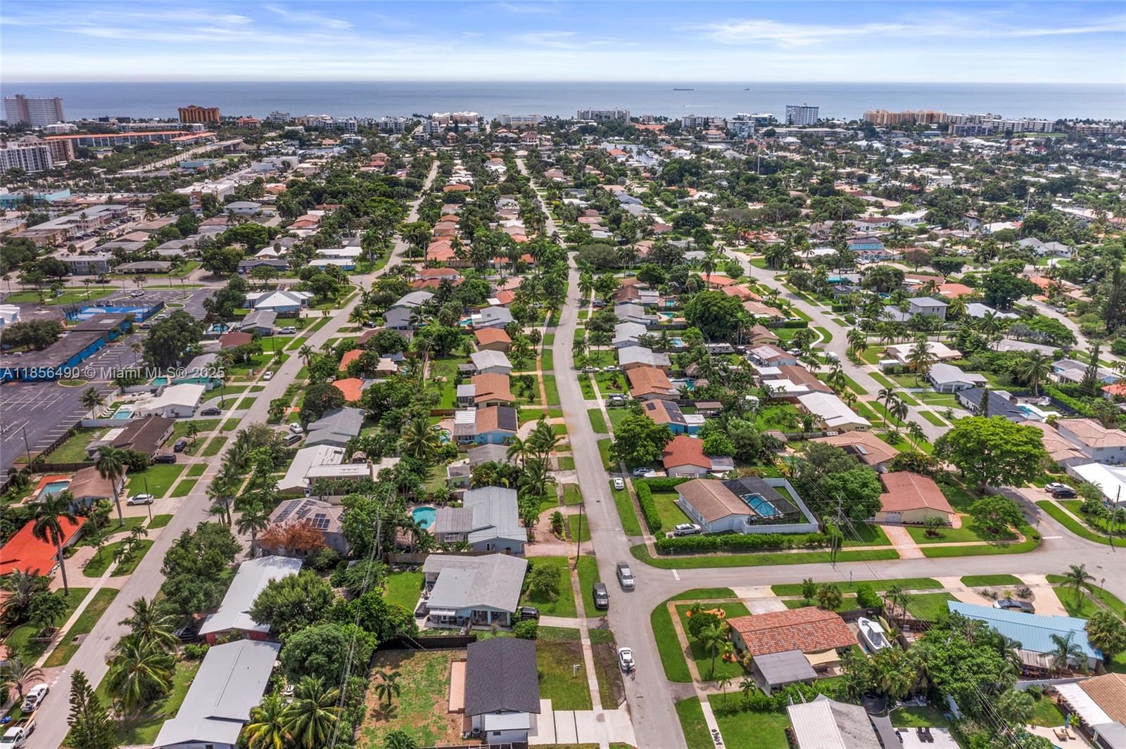 949 SE 5th St, Deerfield Beach FL 33441