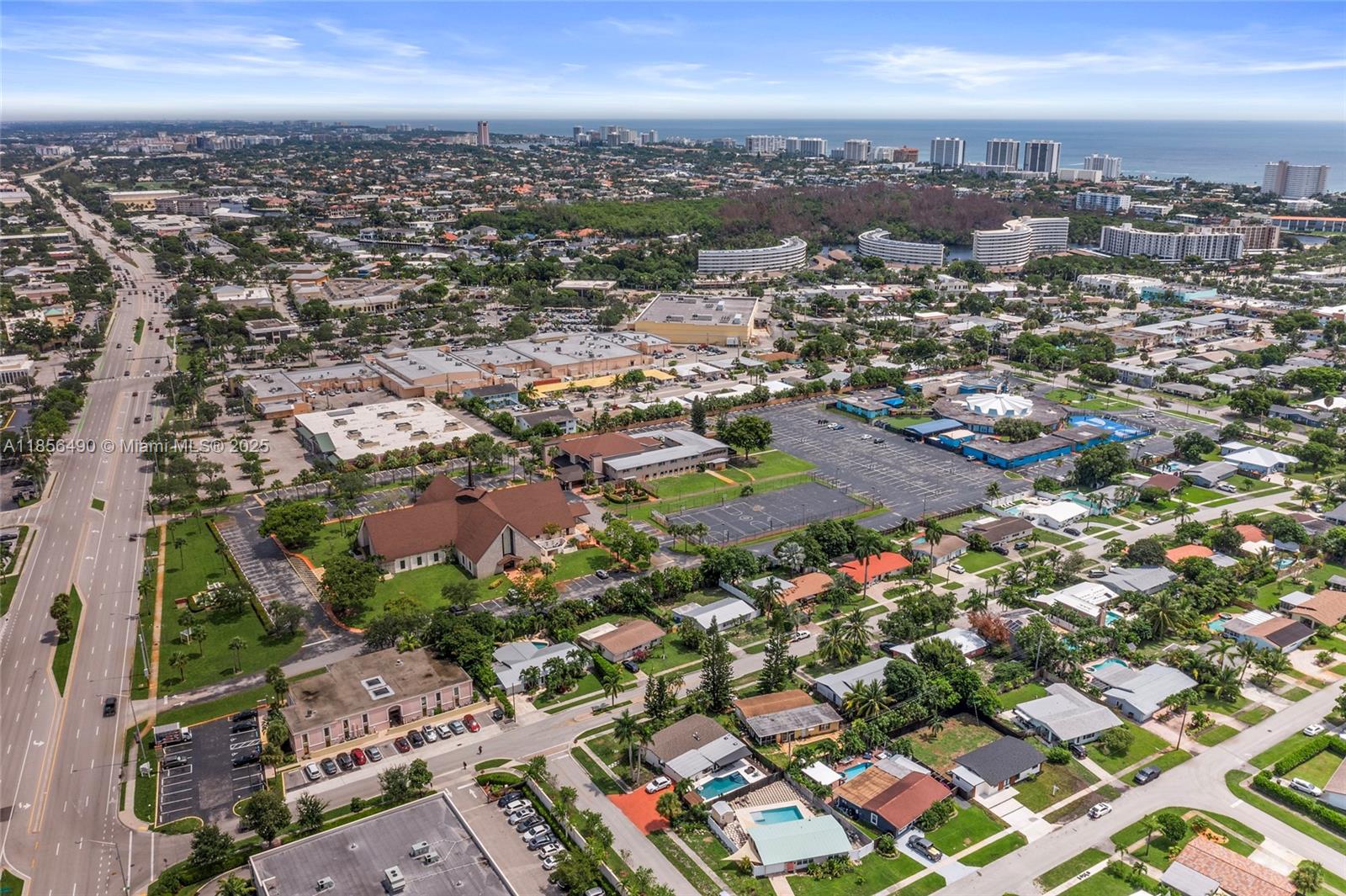949 SE 5th St, Deerfield Beach FL 33441