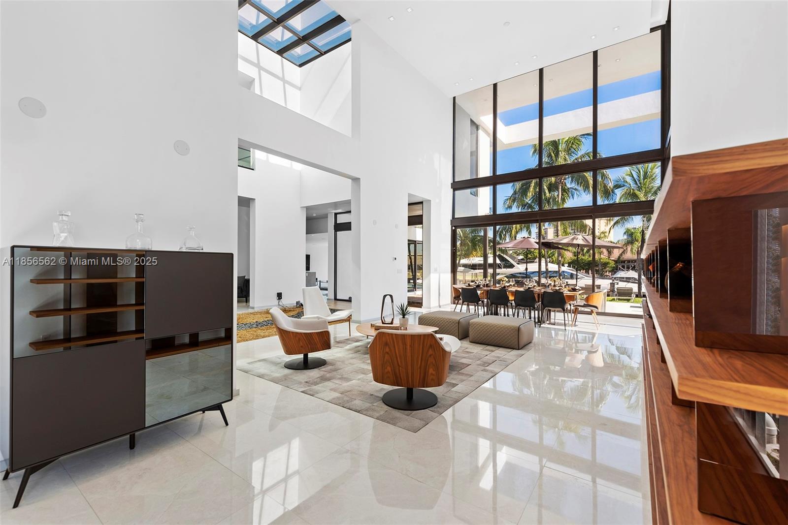 418 Sunset Dr, Hallandale Beach FL 33009