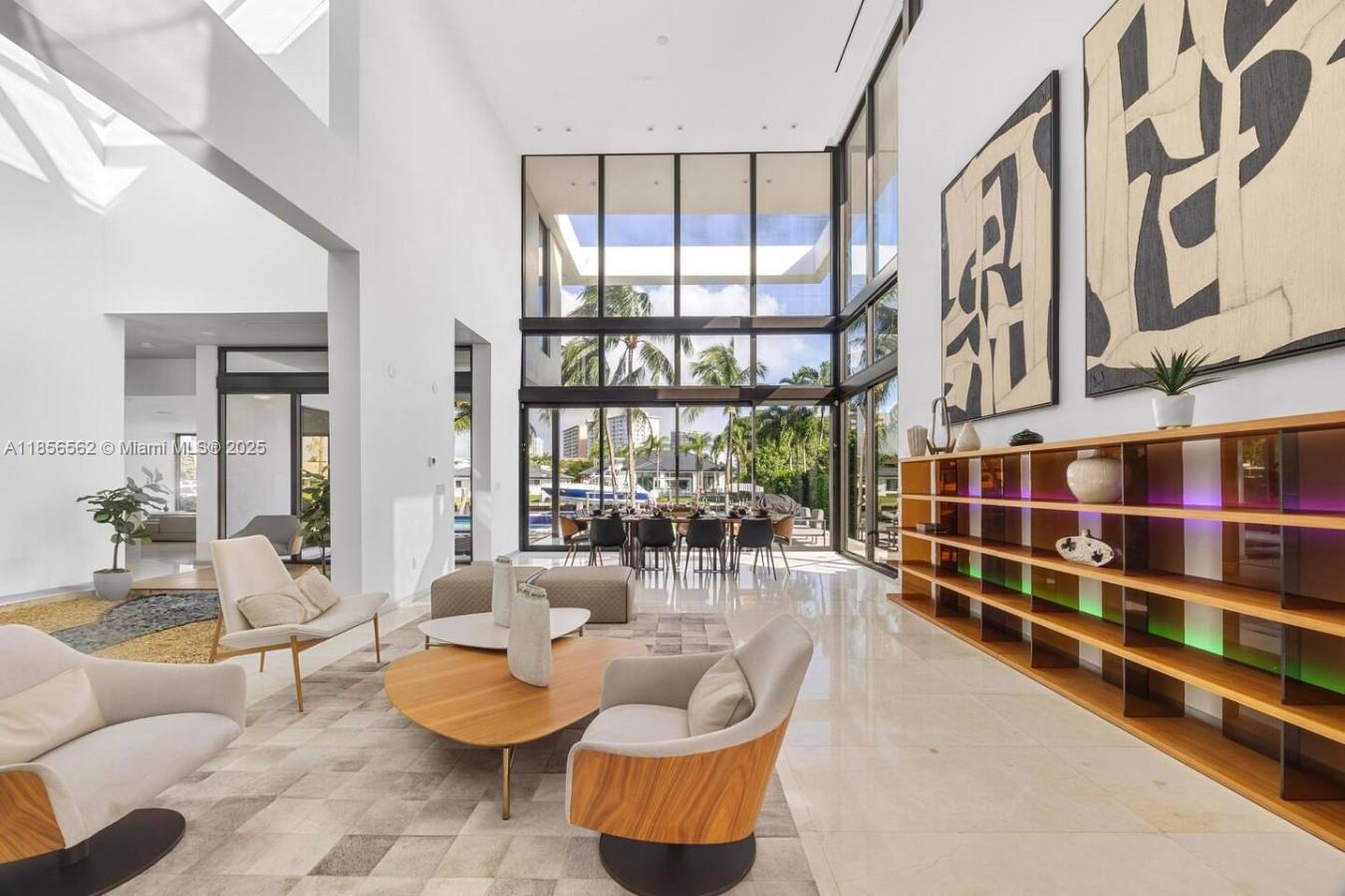 418 Sunset Dr, Hallandale Beach FL 33009