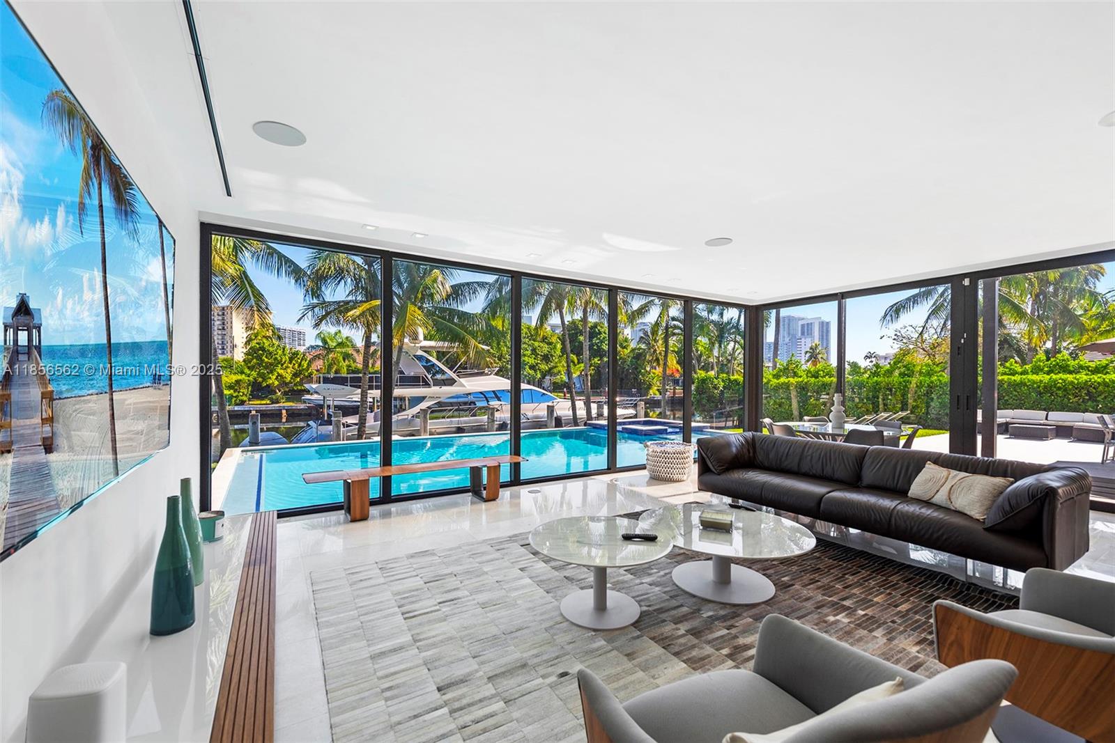418 Sunset Dr, Hallandale Beach FL 33009