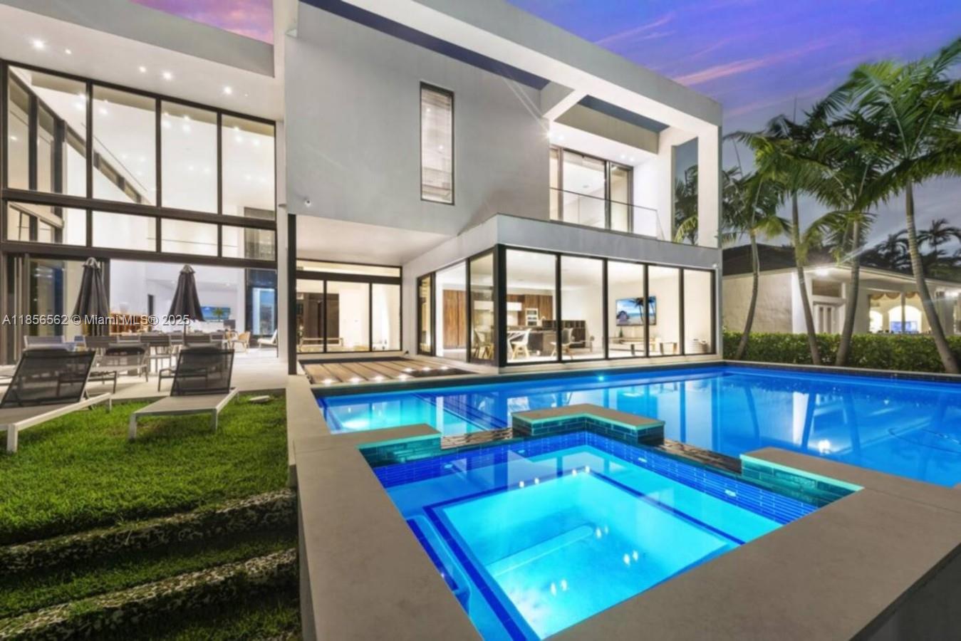 418 Sunset Dr, Hallandale Beach FL 33009