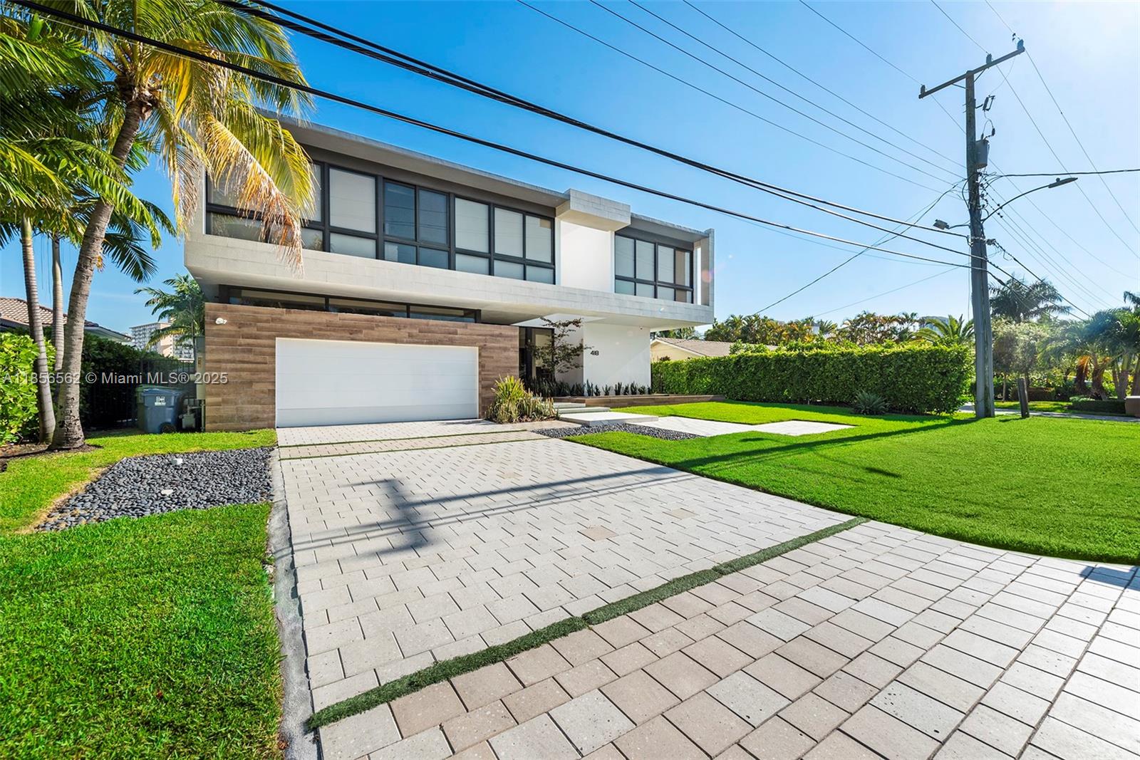 418 Sunset Dr, Hallandale Beach FL 33009