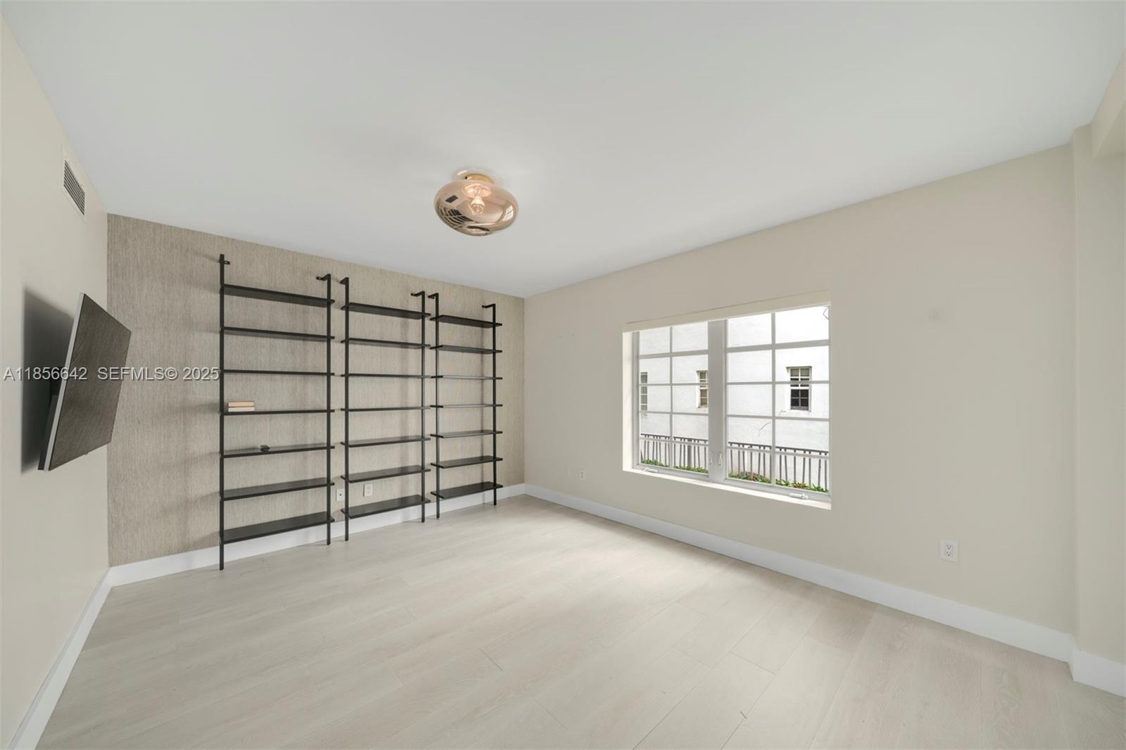 435 21st St #103, Miami Beach FL 33139