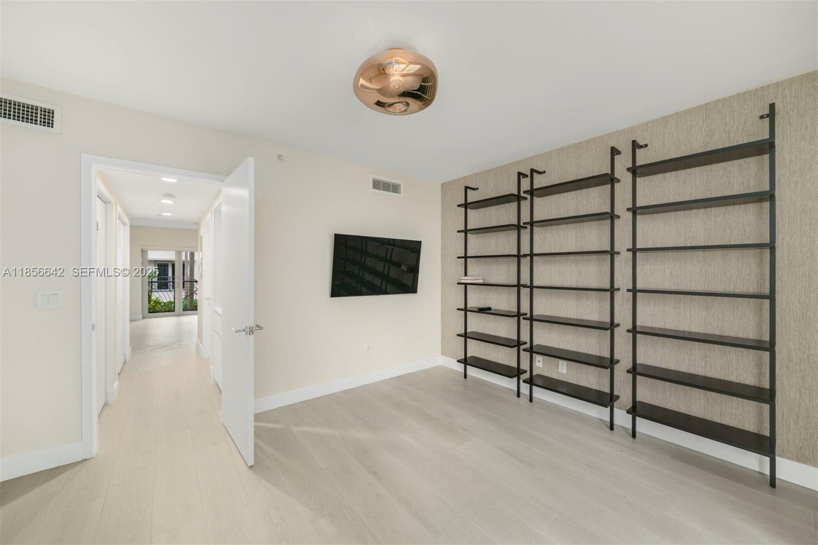 435 21st St #103, Miami Beach FL 33139