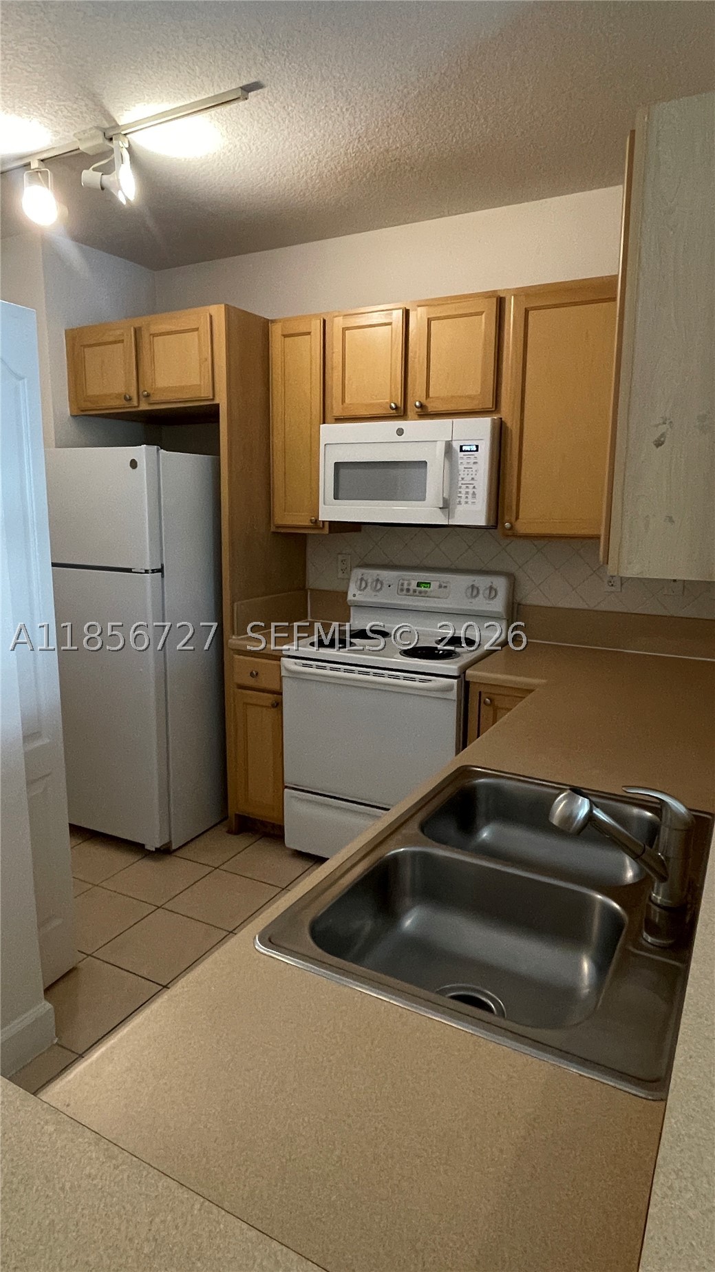 6001 SW 70th St #127, South Miami FL 33143