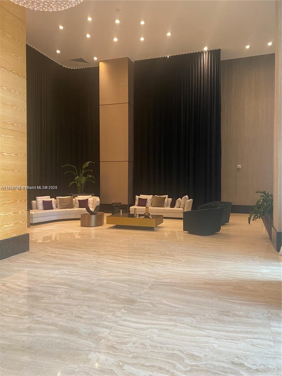 950 Brickell Bay Dr #602, Miami FL 33131