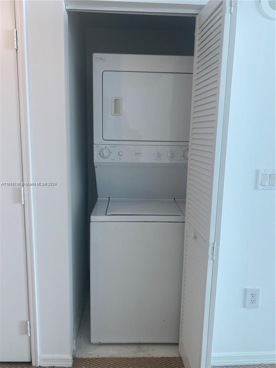 950 Brickell Bay Dr #602, Miami FL 33131