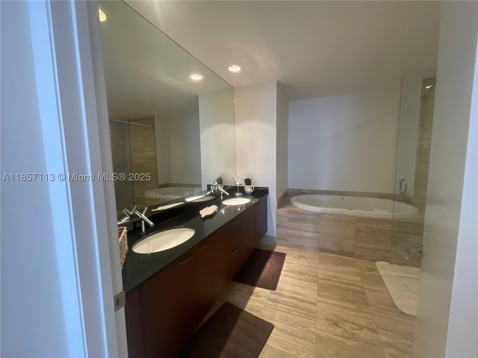 16001 Collins Ave #1402, Sunny Isles Beach FL 33160