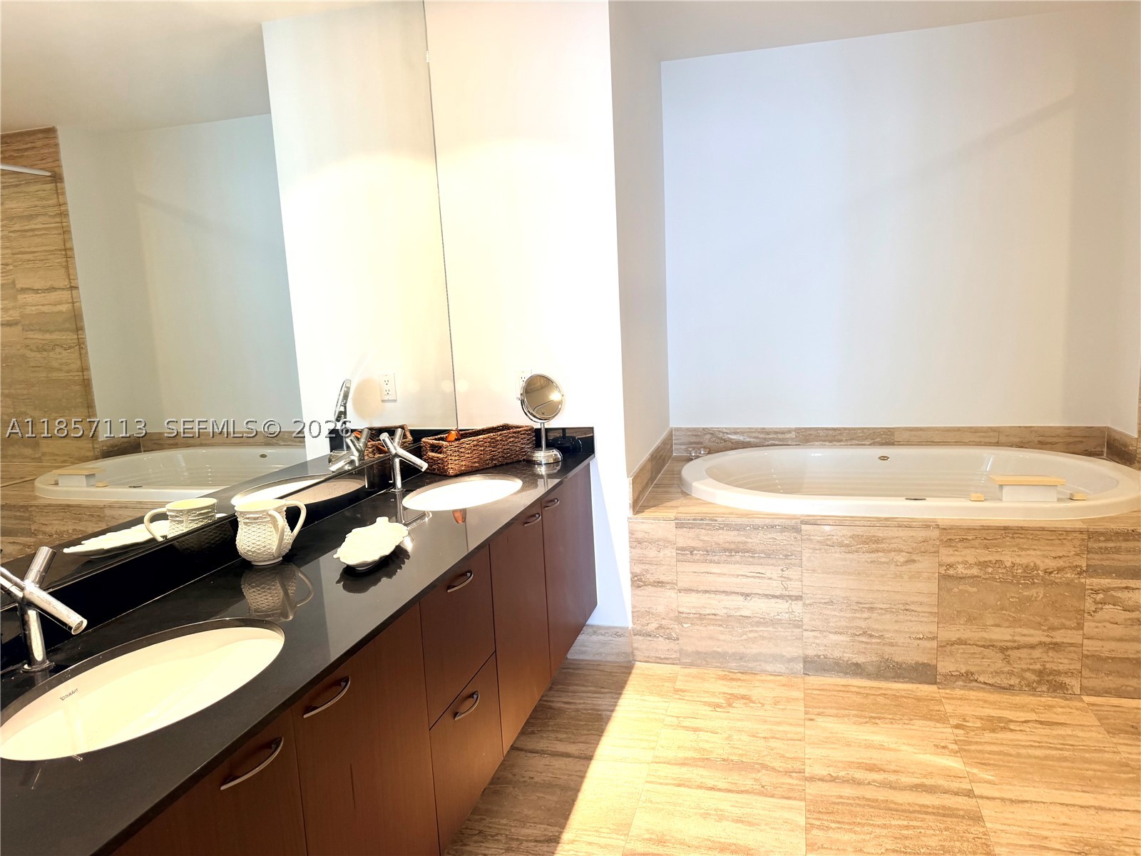 16001 Collins Ave #1402, Sunny Isles Beach FL 33160