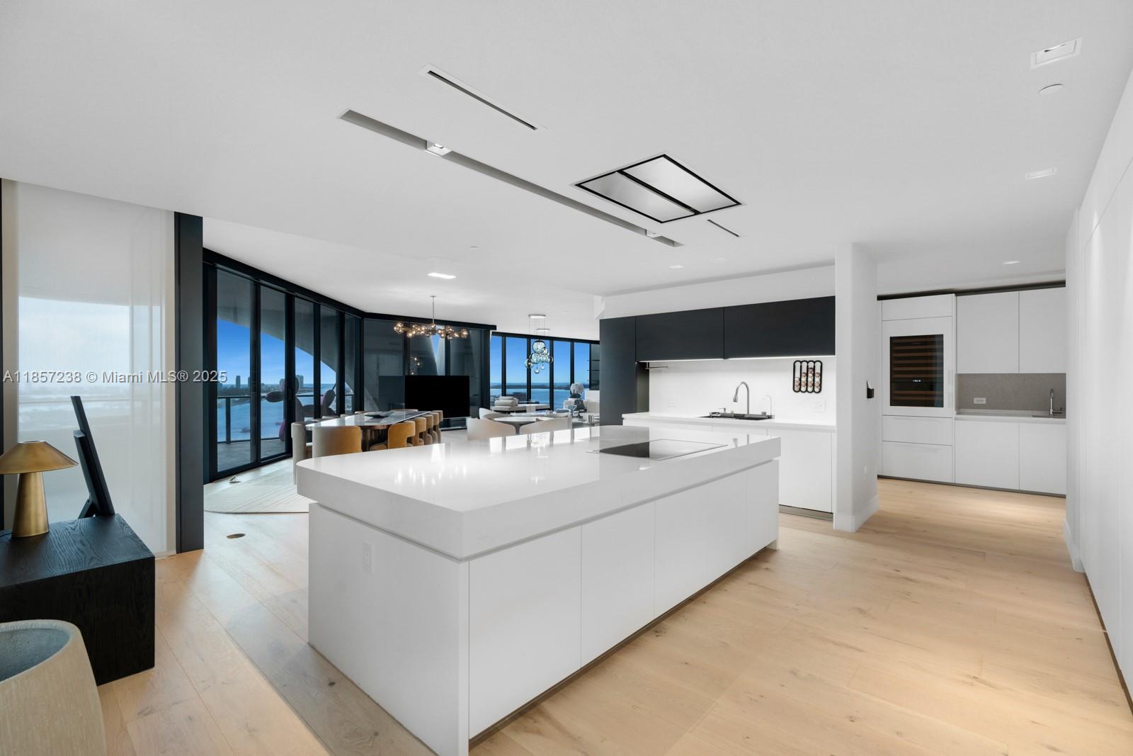 1000 Biscayne Blvd #2402, Miami FL 33132