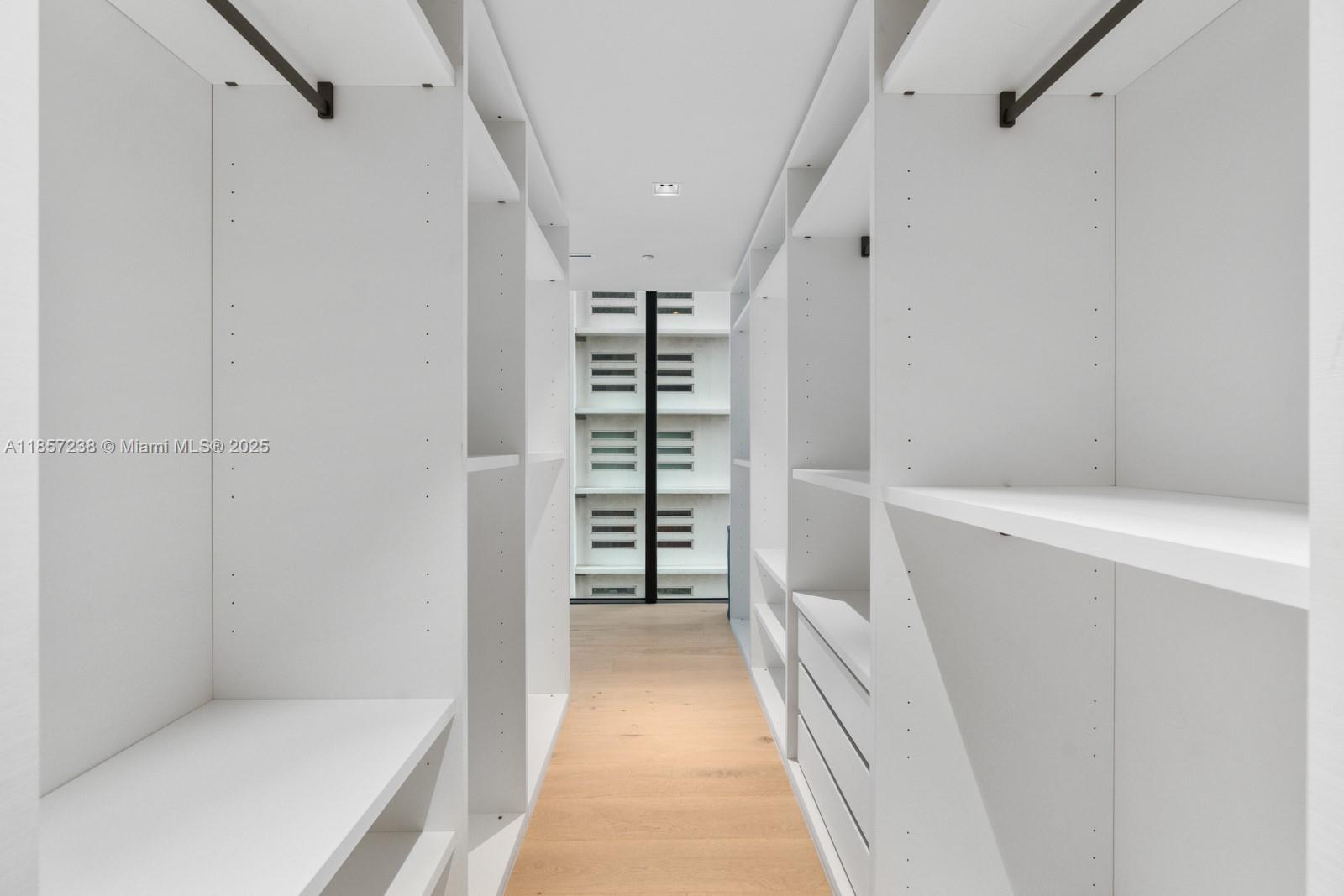 1000 Biscayne Blvd #2402, Miami FL 33132