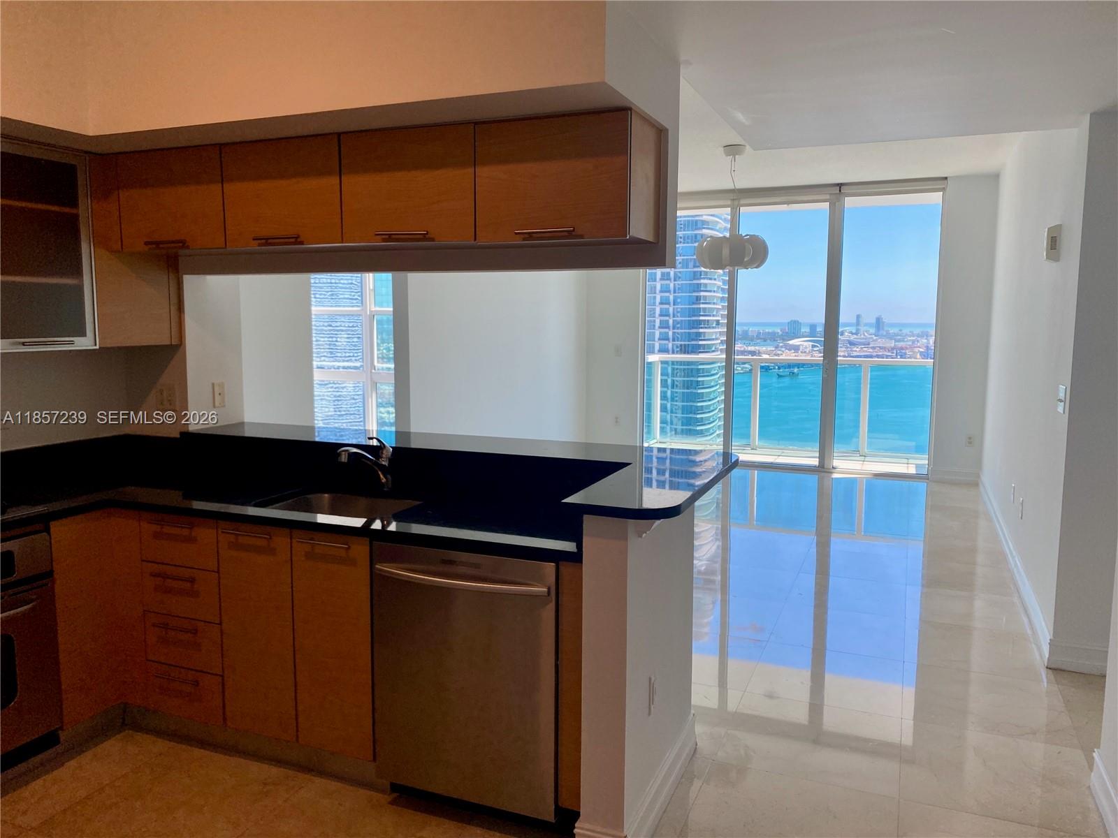 31 SE 5th St #3912, Miami FL 33131