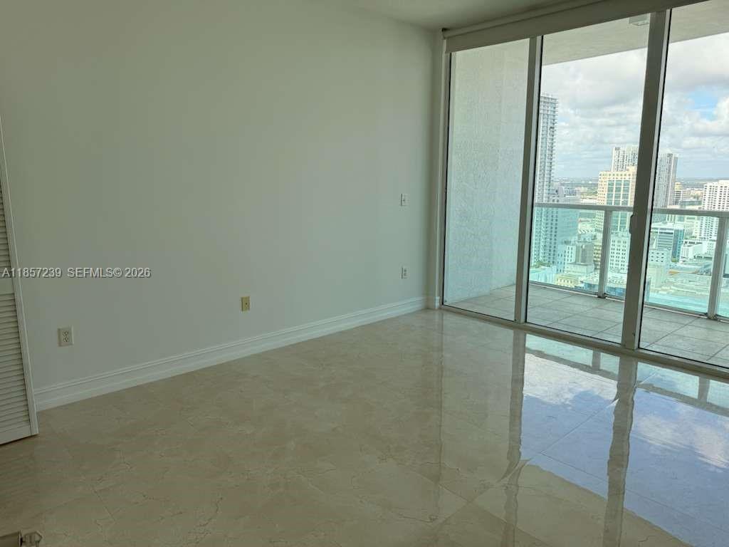 31 SE 5th St #3912, Miami FL 33131