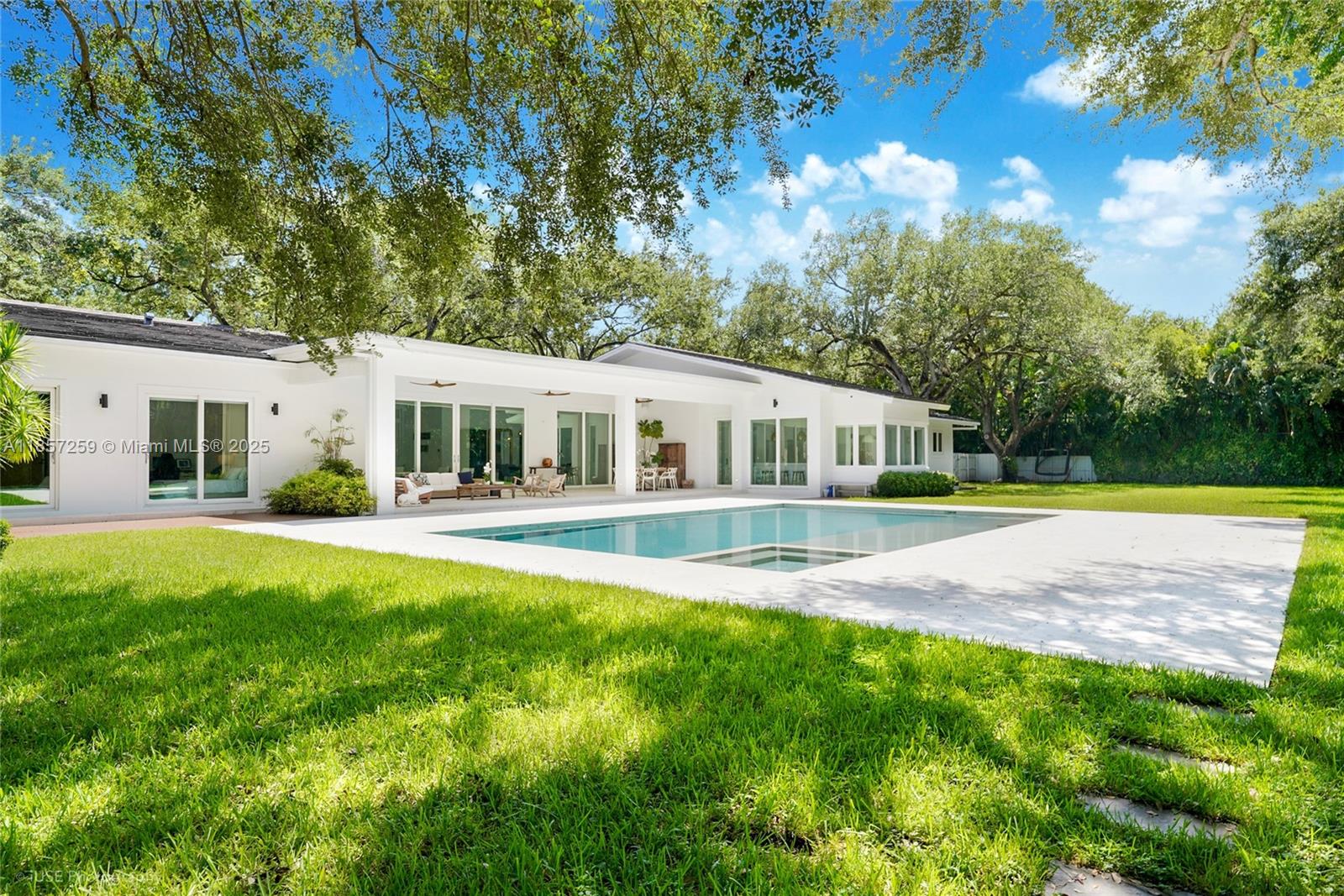 5501 Snapper Creek Rd, Coral Gables FL 33156