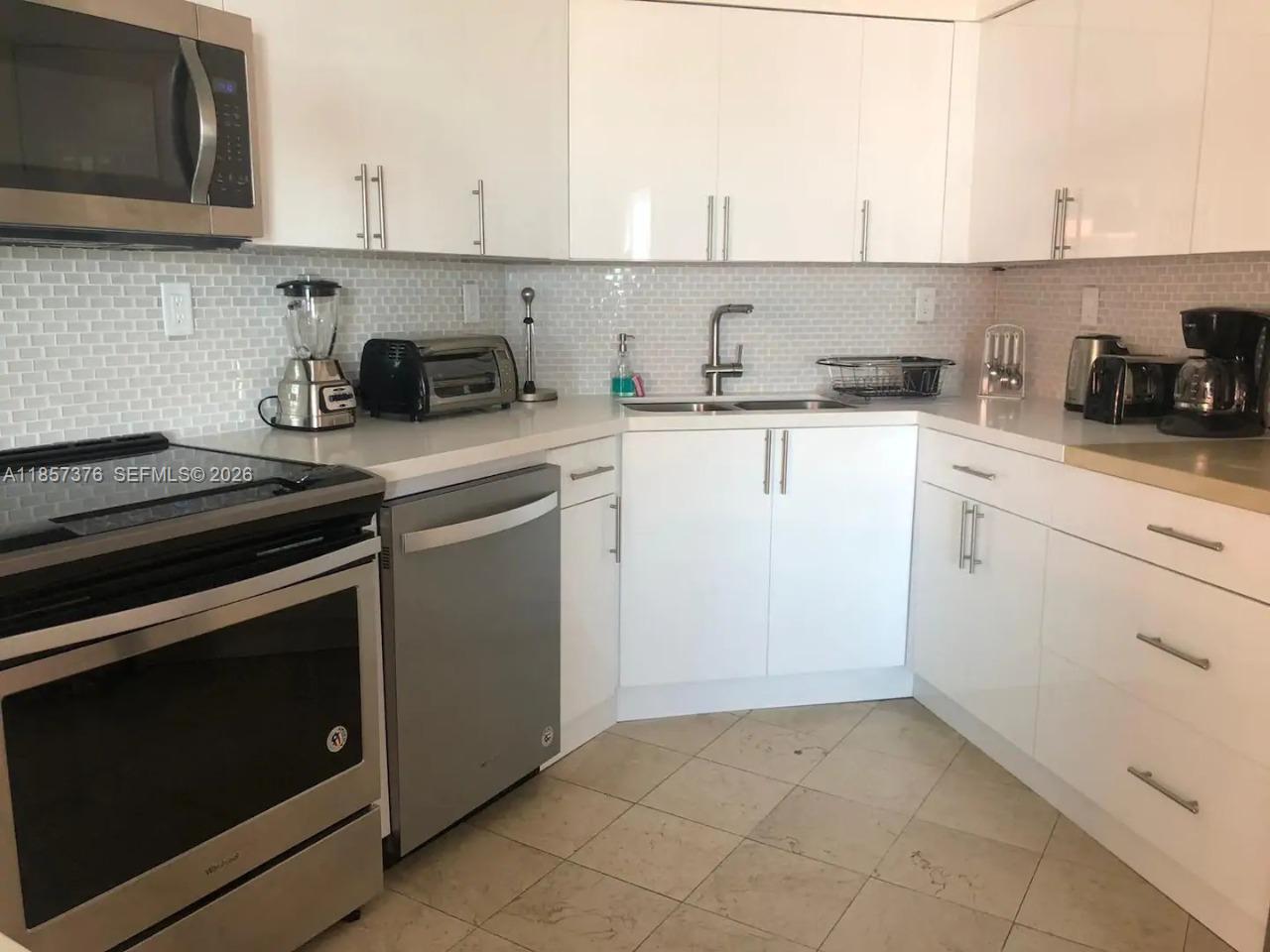 5161 Collins Ave #1104, Miami Beach FL 33140