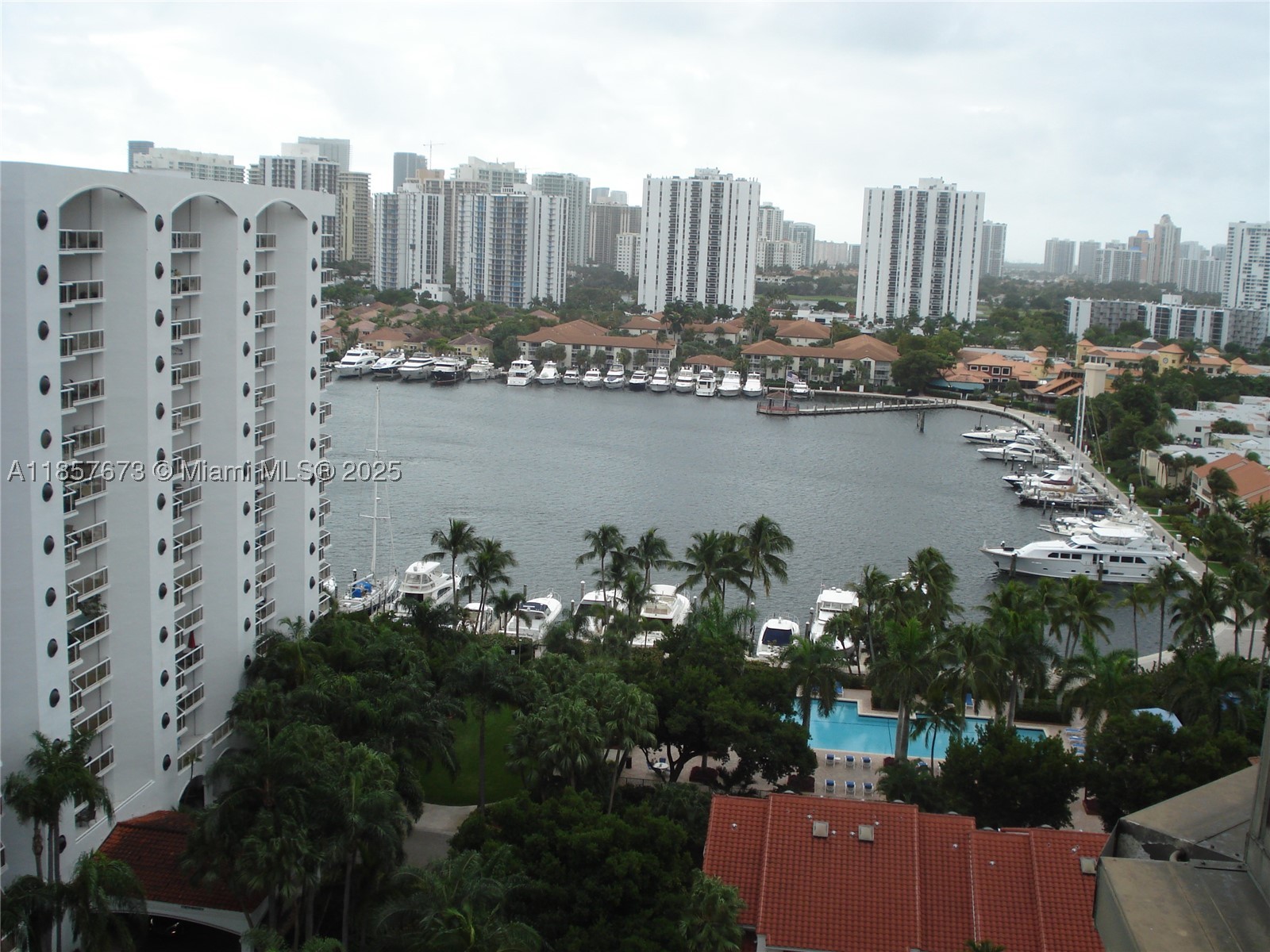 3600 YACHT CLUB DR #1503, Aventura FL 33180