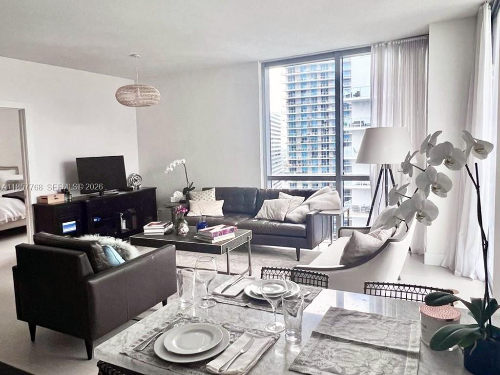 1060 Brickell Ave #3117, Miami FL 33131