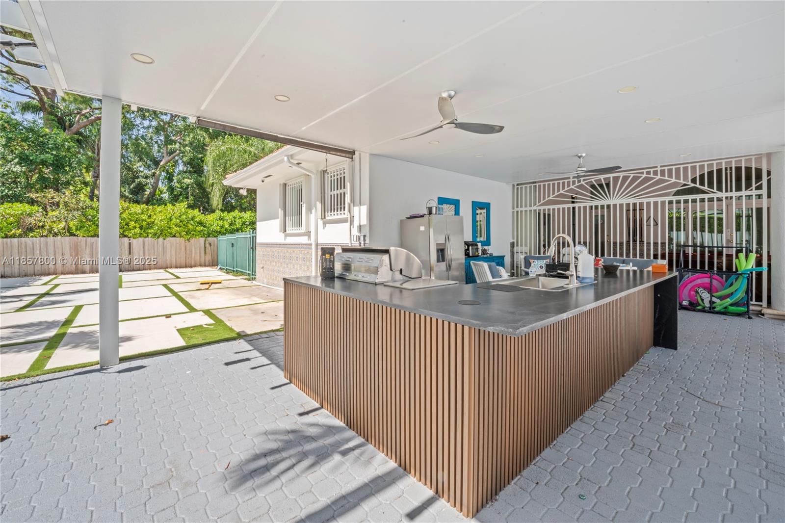 5750 SW 67th Ave, Miami FL 33143