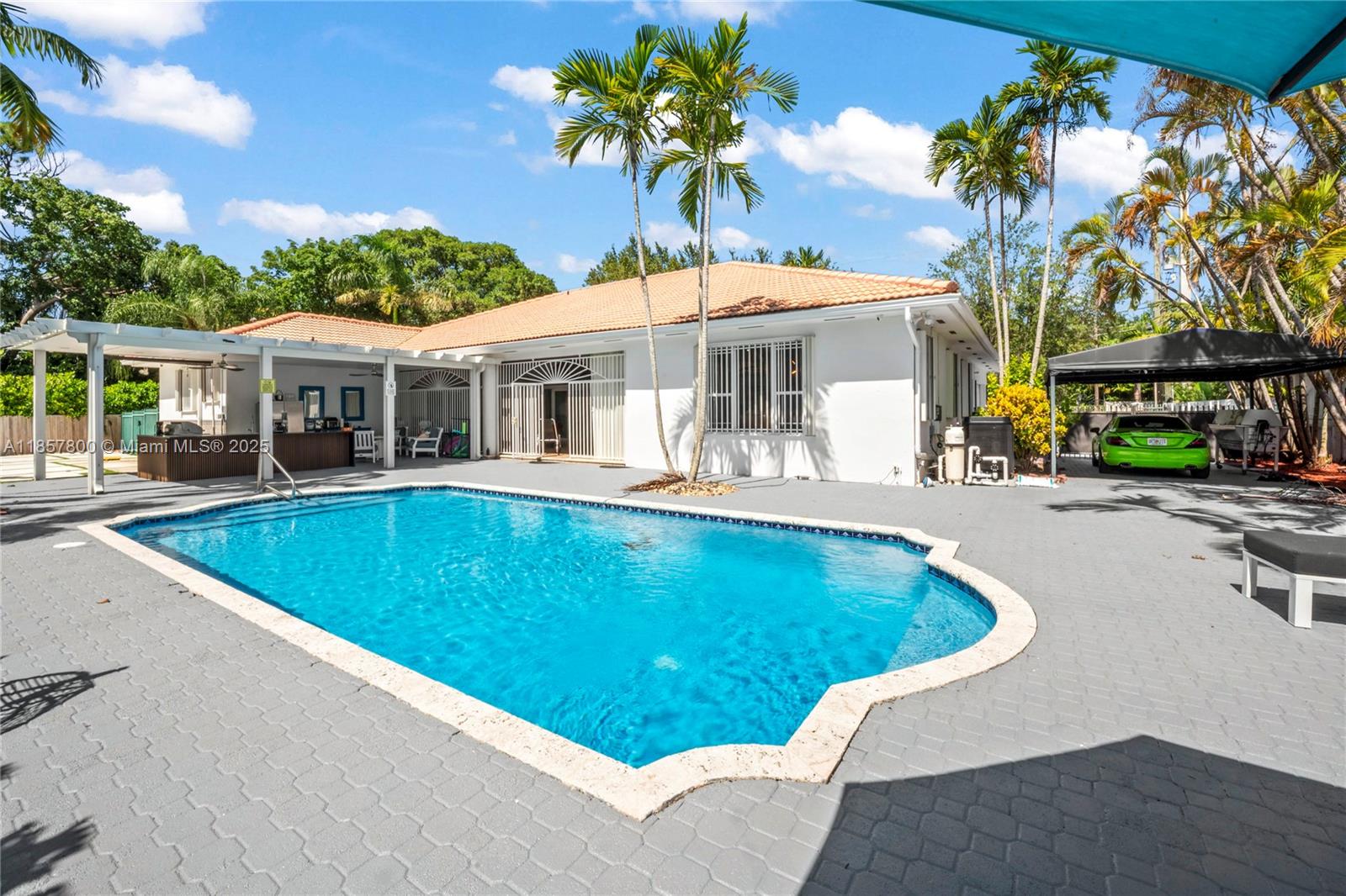 5750 SW 67th Ave, Miami FL 33143
